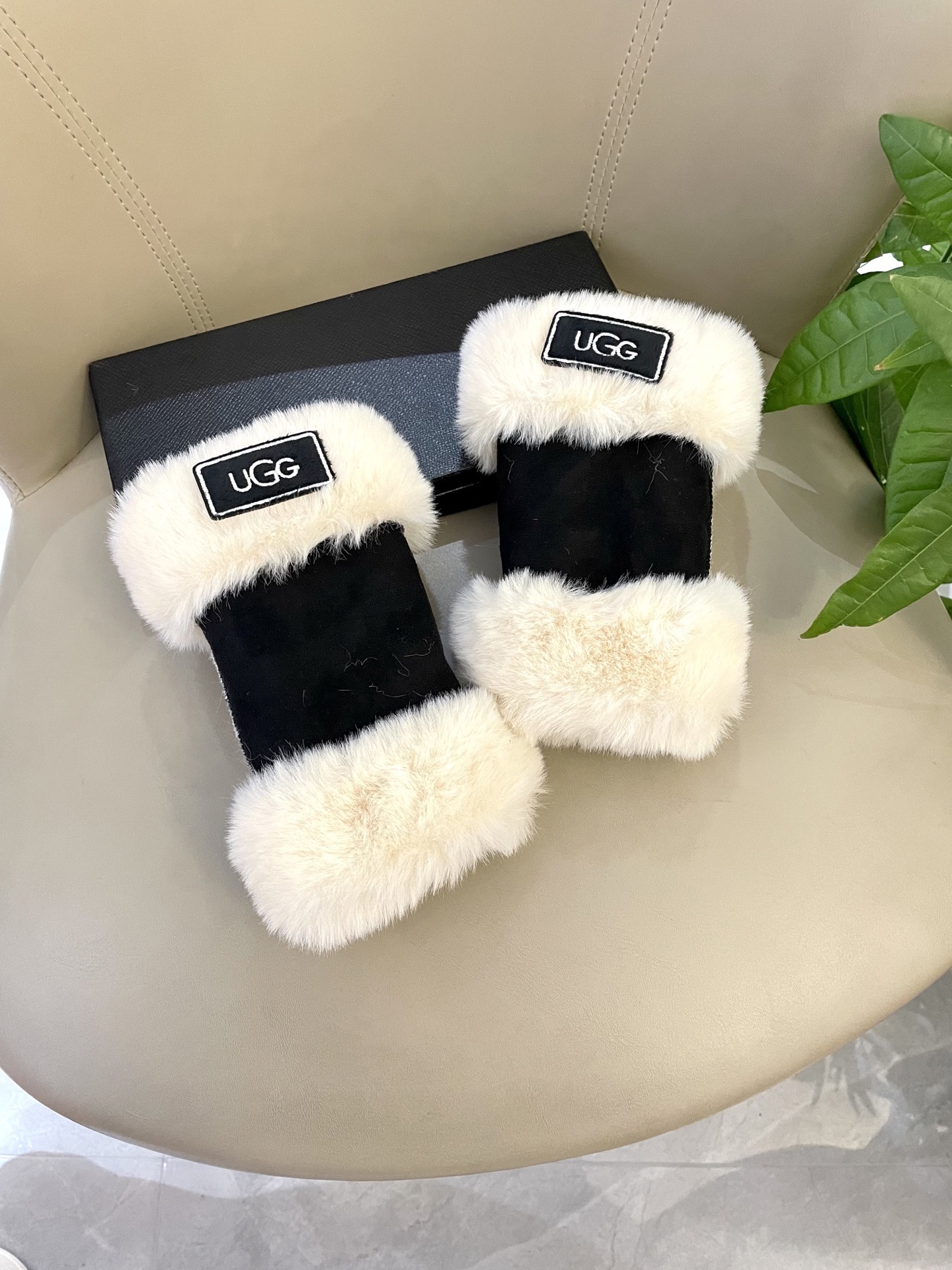 Cheap New Arrivals Prada Gloves in 218777, $40 USD- [IB218777] - Replica Gloves