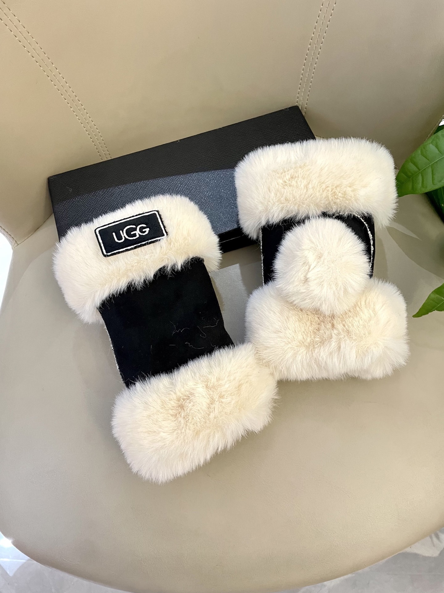 Cheap New Arrivals Prada Gloves in 218777, $40 USD- [IB218777] - Replica Gloves