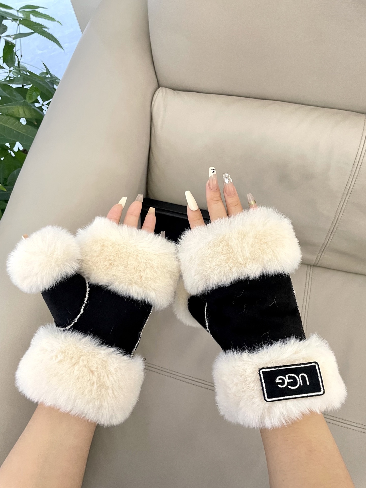 Cheap New Arrivals Prada Gloves in 218777, $40 USD- [IB218777] - Replica Gloves