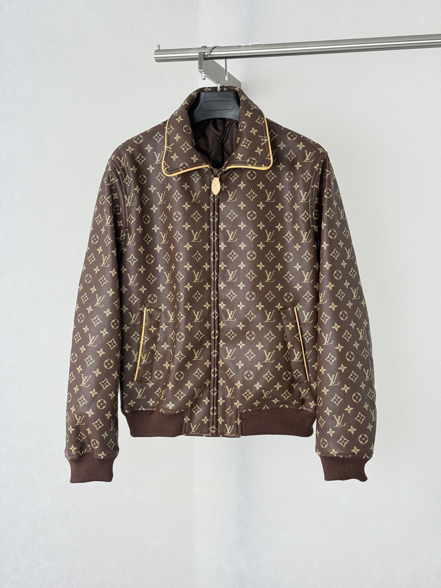 Cheap Louis Vuitton Thick Jackets For Men in 218814, $210 USD- [IB218814] - Replica Louis Vuitton Thick Jackets For Men