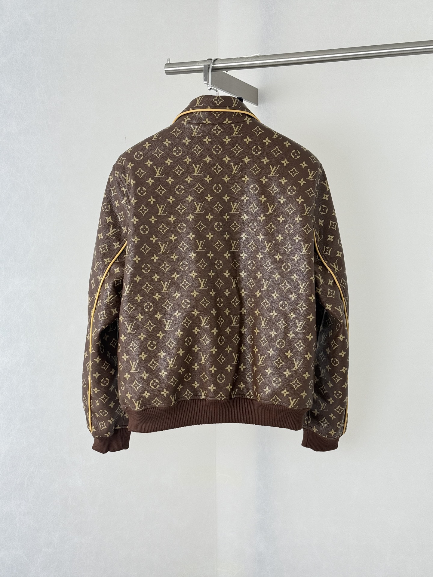 Cheap Louis Vuitton Thick Jackets For Men in 218814, $210 USD- [IB218814] - Replica Louis Vuitton Thick Jackets For Men