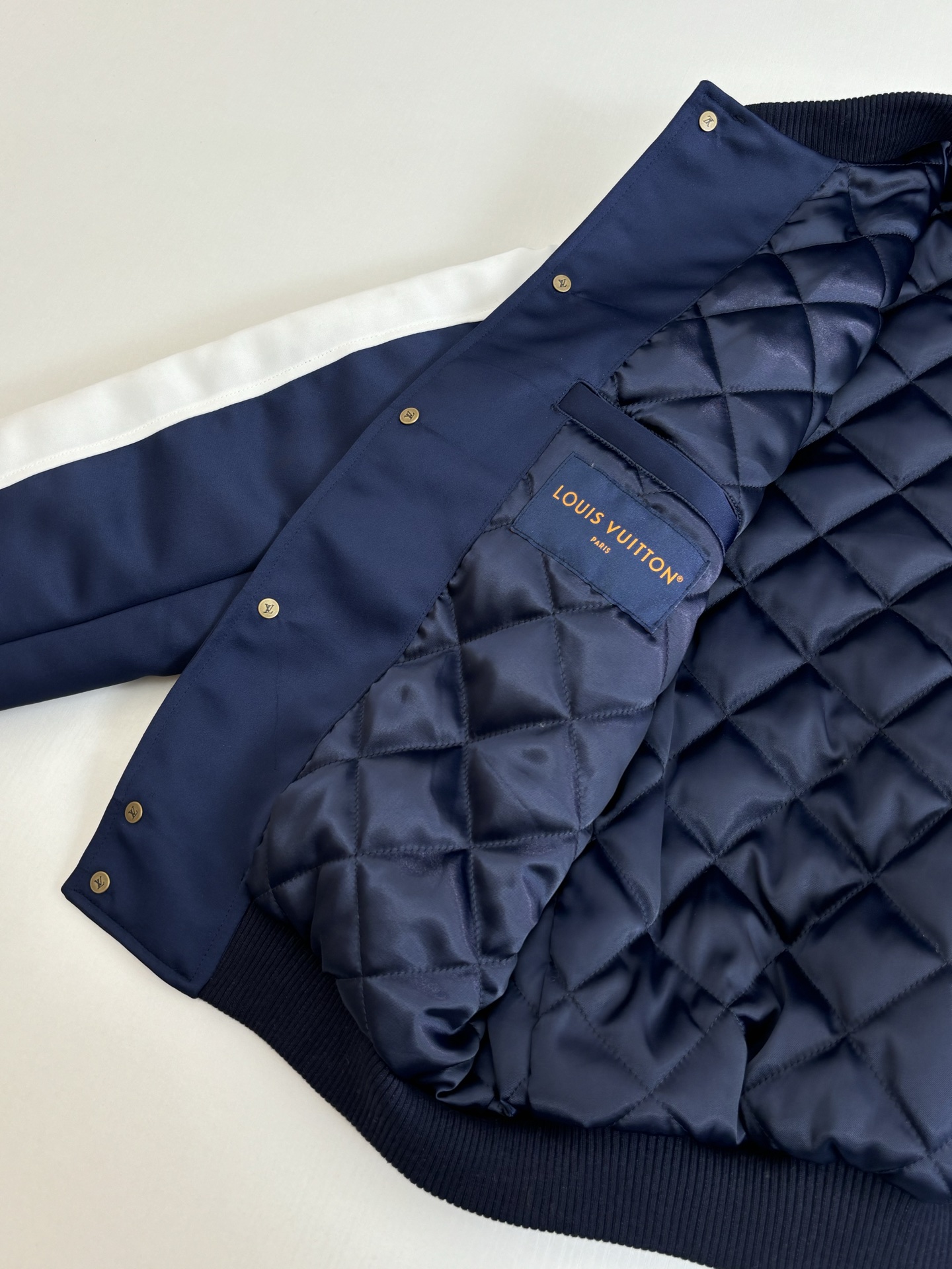 Cheap Louis Vuitton Thick Jackets For Men in 218816, $205 USD- [IB218816] - Replica Louis Vuitton Thick Jackets For Men