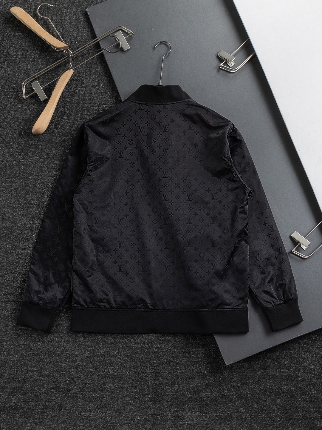 Cheap Louis Vuitton Thin Jackets For Men in 218854, $70 USD- [IB218854] - Replica Louis Vuitton Thin Jackets For Men