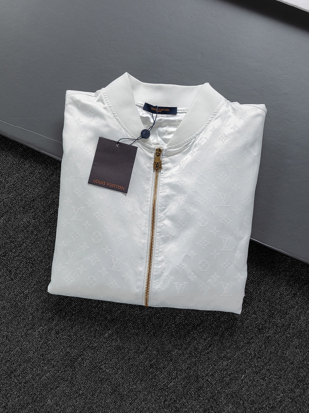 Cheap Louis Vuitton Thin Jackets For Men in 218855, $70 USD- [IB218855] - Replica Louis Vuitton Thin Jackets For Men