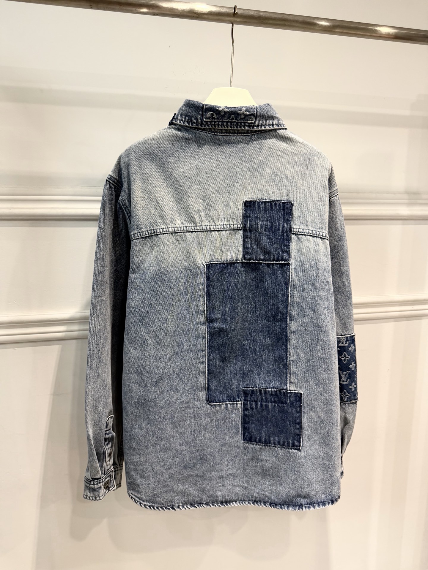 Cheap Louis Vuitton Thin Jackets For Men in 218867, $50 USD- [IB218867] - Replica Louis Vuitton Thin Jackets For Men