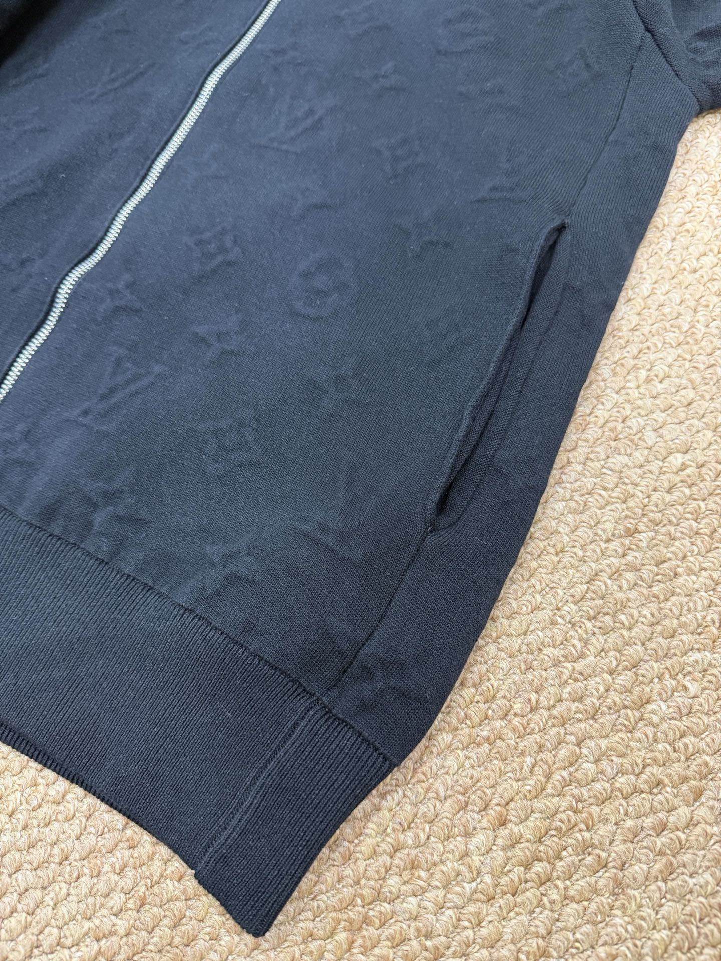 Cheap Louis Vuitton Thin Jackets For Men in 218886, $105 USD- [IB218886] - Replica Louis Vuitton Thin Jackets For Men