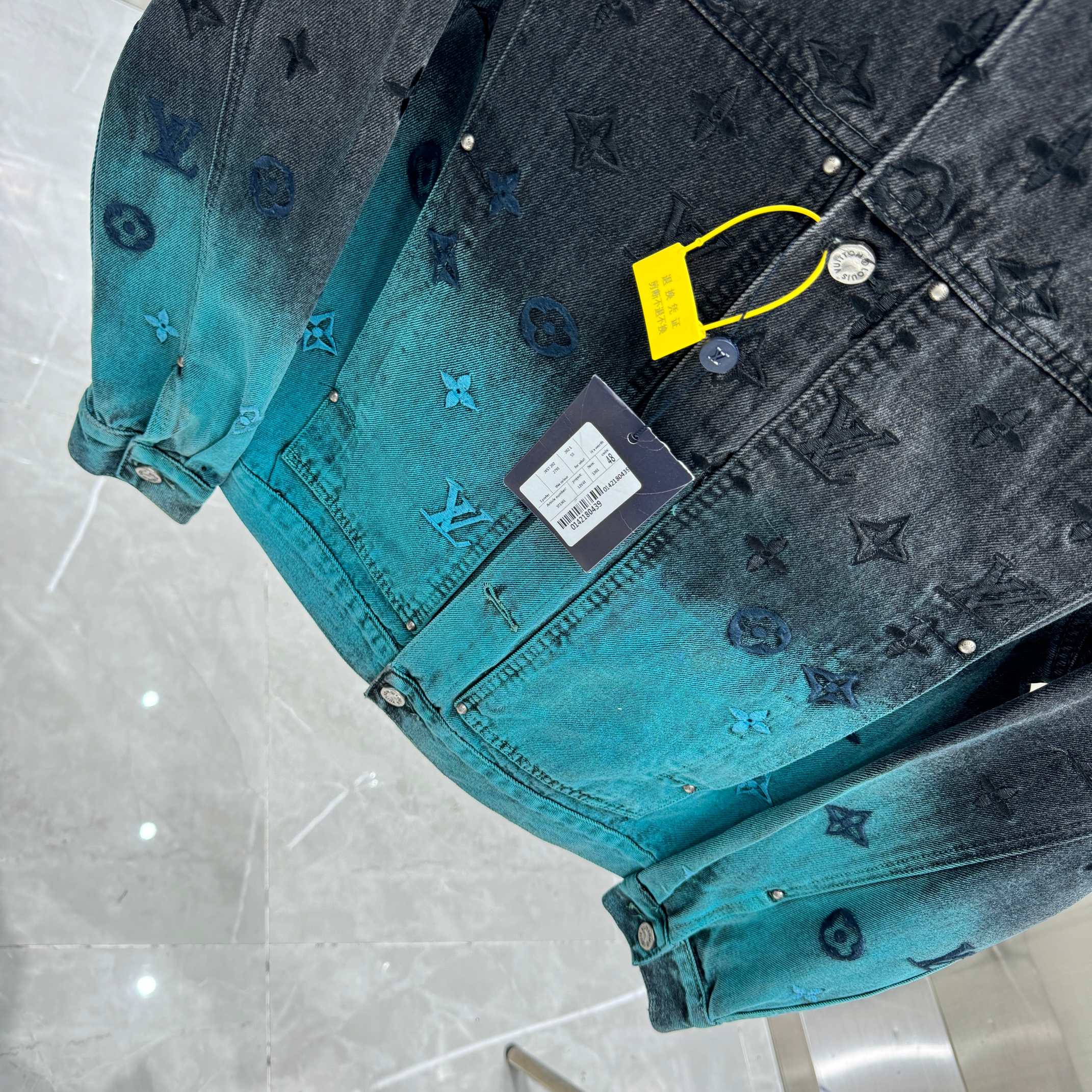 Cheap Louis Vuitton Thin Jackets For Men in 218940, $65 USD- [IB218940] - Replica Louis Vuitton Thin Jackets For Men
