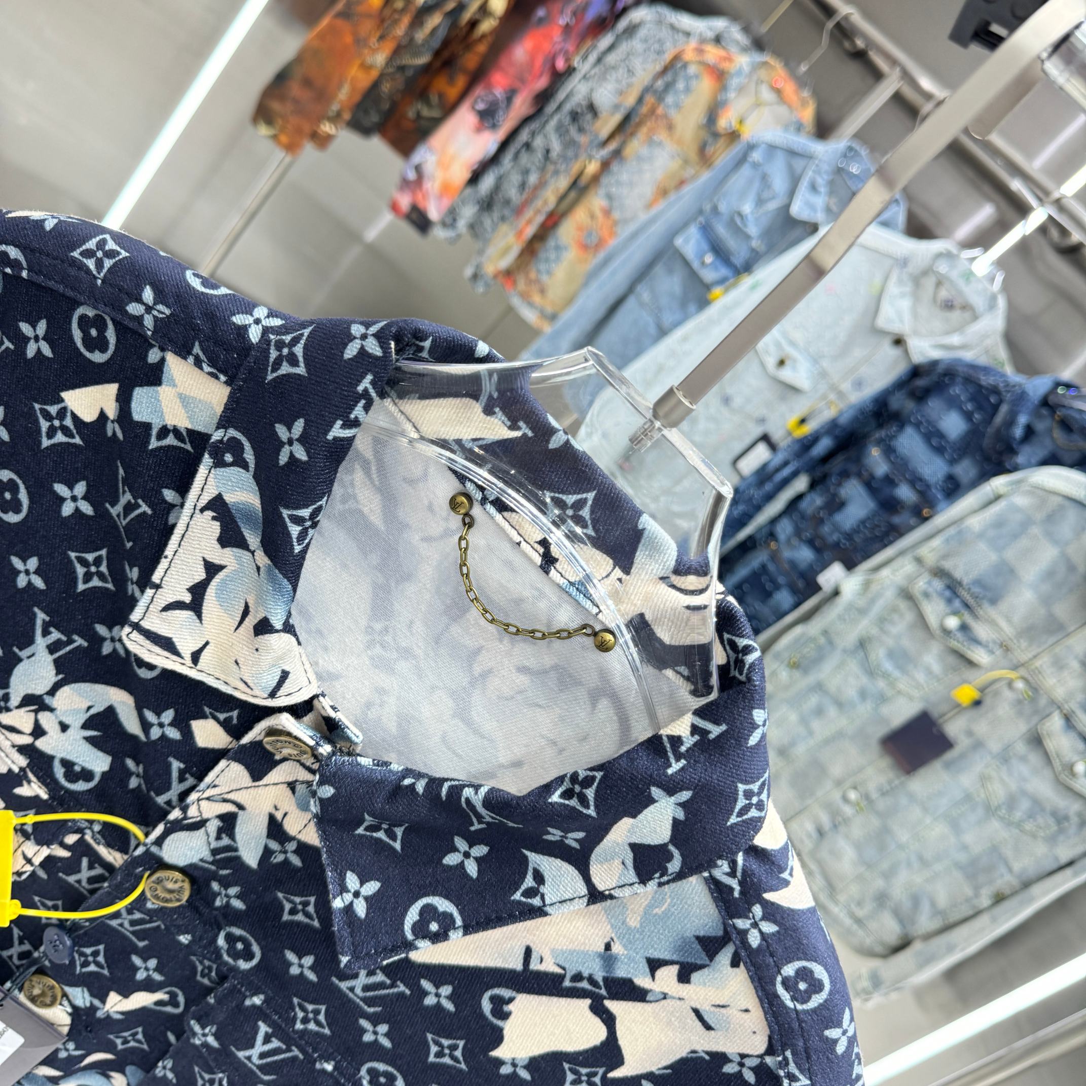 Cheap Louis Vuitton Thin Jackets For Men in 218942, $65 USD- [IB218942] - Replica Louis Vuitton Thin Jackets For Men