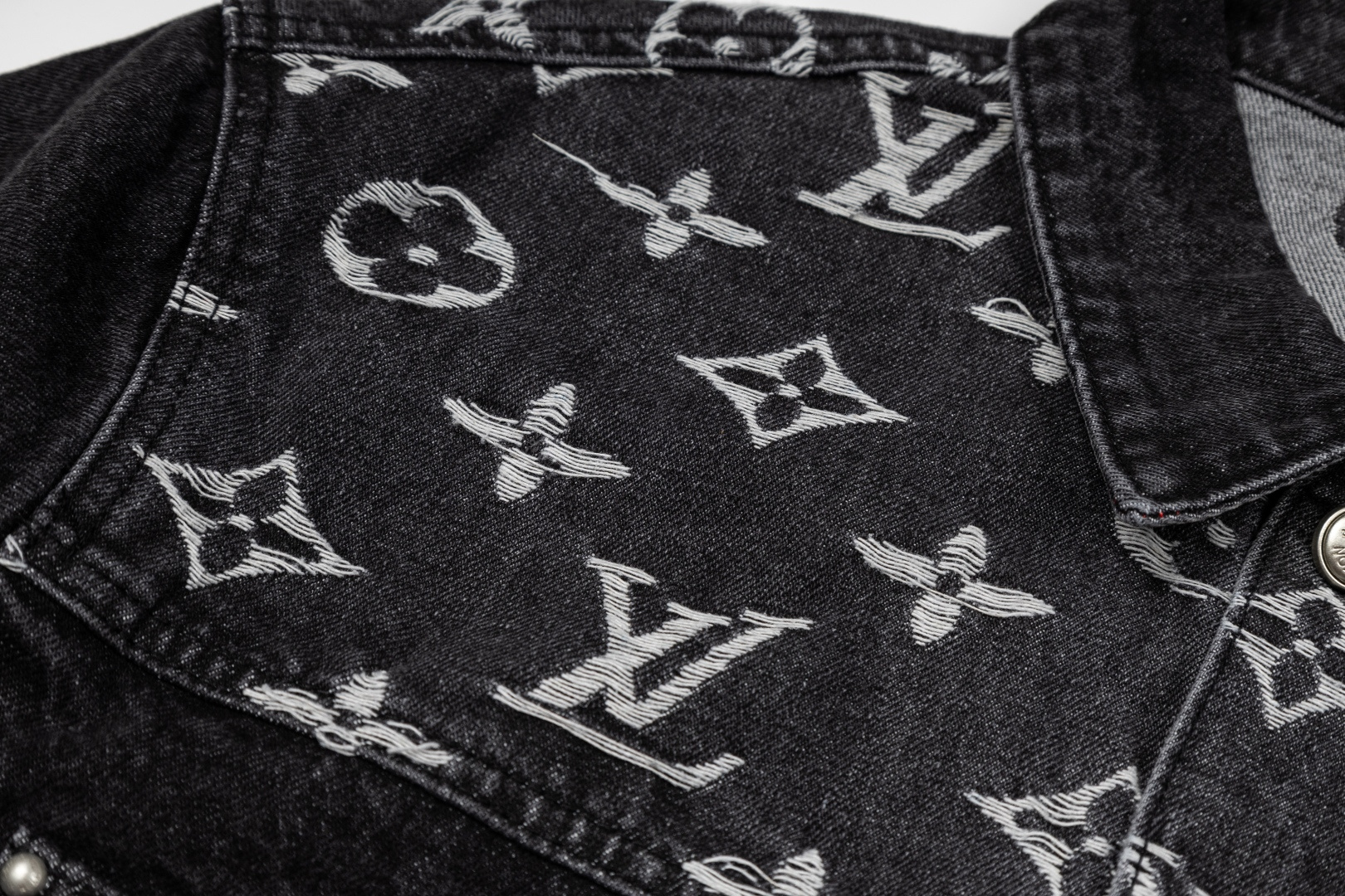 Cheap Louis Vuitton Thin Jackets For Men in 218946, $65 USD- [IB218946] - Replica Louis Vuitton Thin Jackets For Men