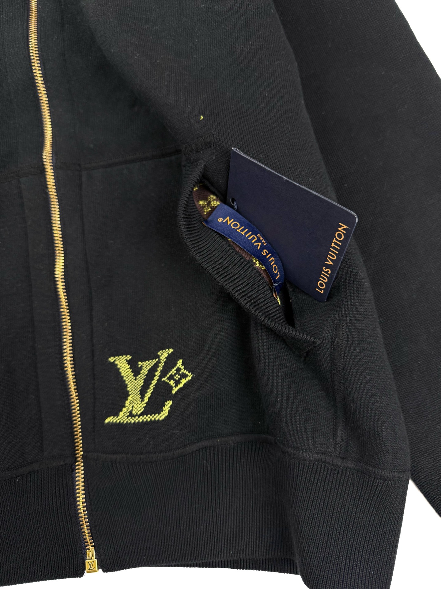Cheap Louis Vuitton Thin Jackets For Men in 219966, $105 USD- [IB219966] - Replica Louis Vuitton Thin Jackets For Men