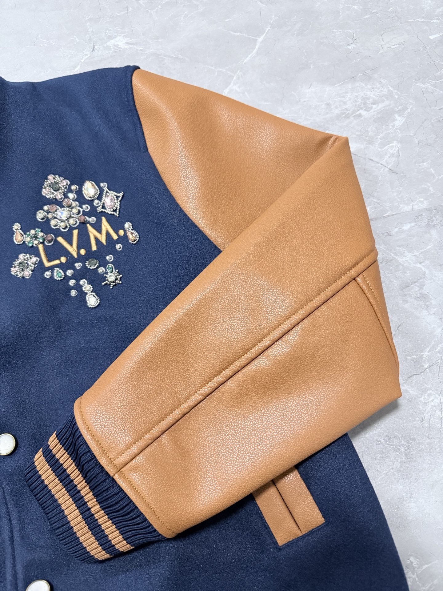 Cheap Louis Vuitton Thin Jackets For Men in 219967, $105 USD- [IB219967] - Replica Louis Vuitton Thin Jackets For Men