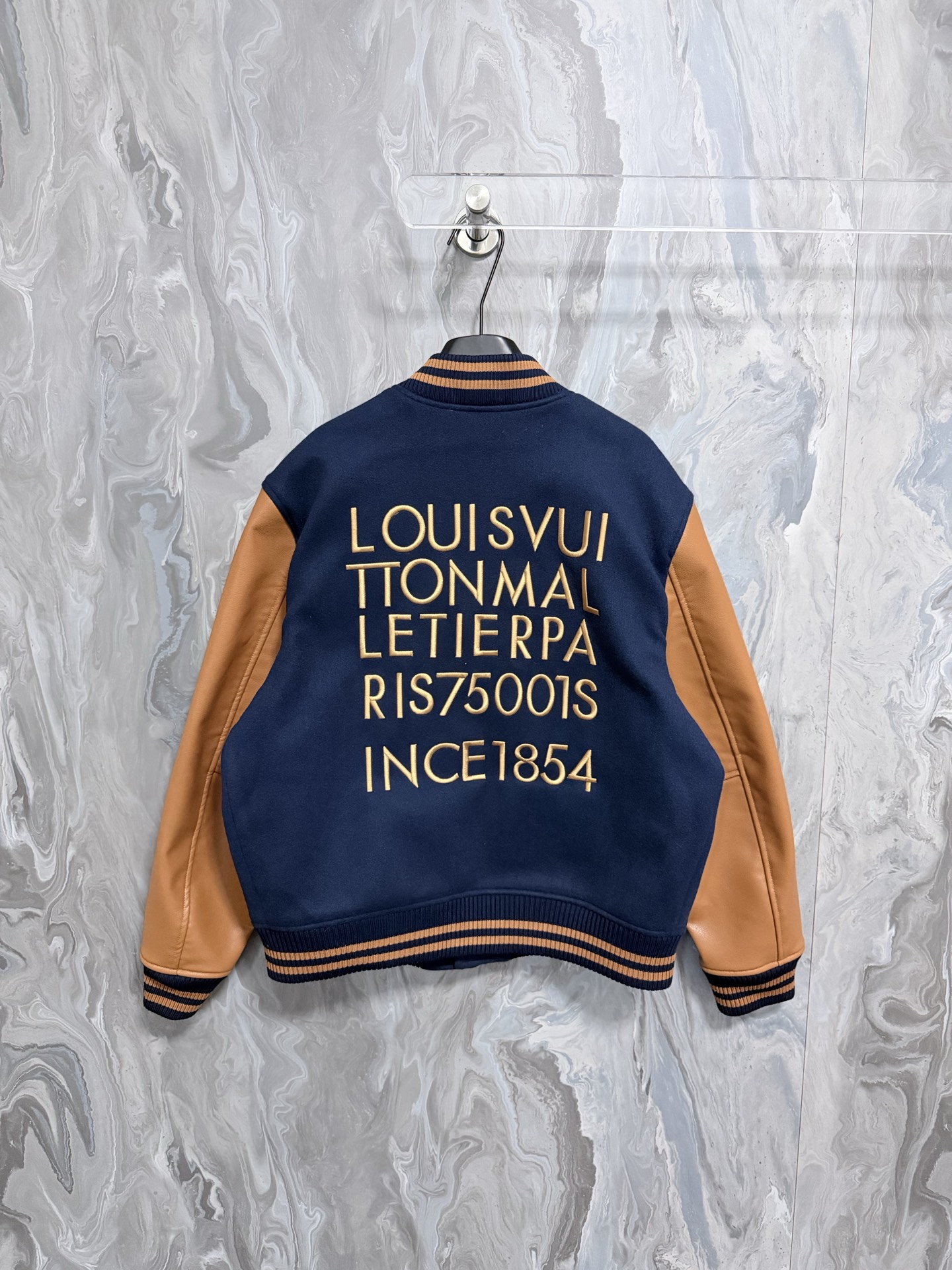 Cheap Louis Vuitton Thin Jackets For Men in 219967, $105 USD- [IB219967] - Replica Louis Vuitton Thin Jackets For Men