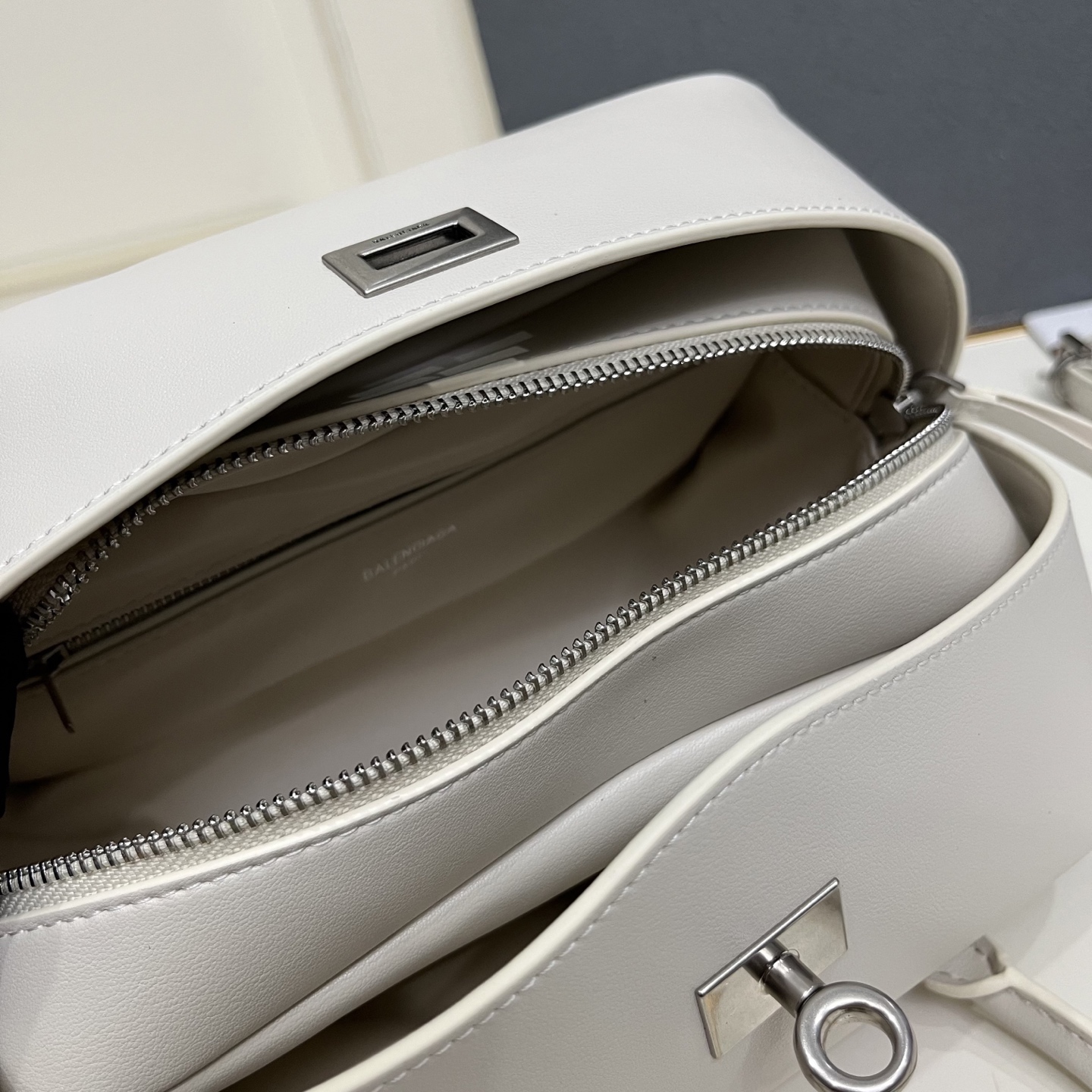 Cheap Balenciaga high quality Handbags in 220118, $115 USD- [IB220118] - Replica Balenciaga high quality Handbags