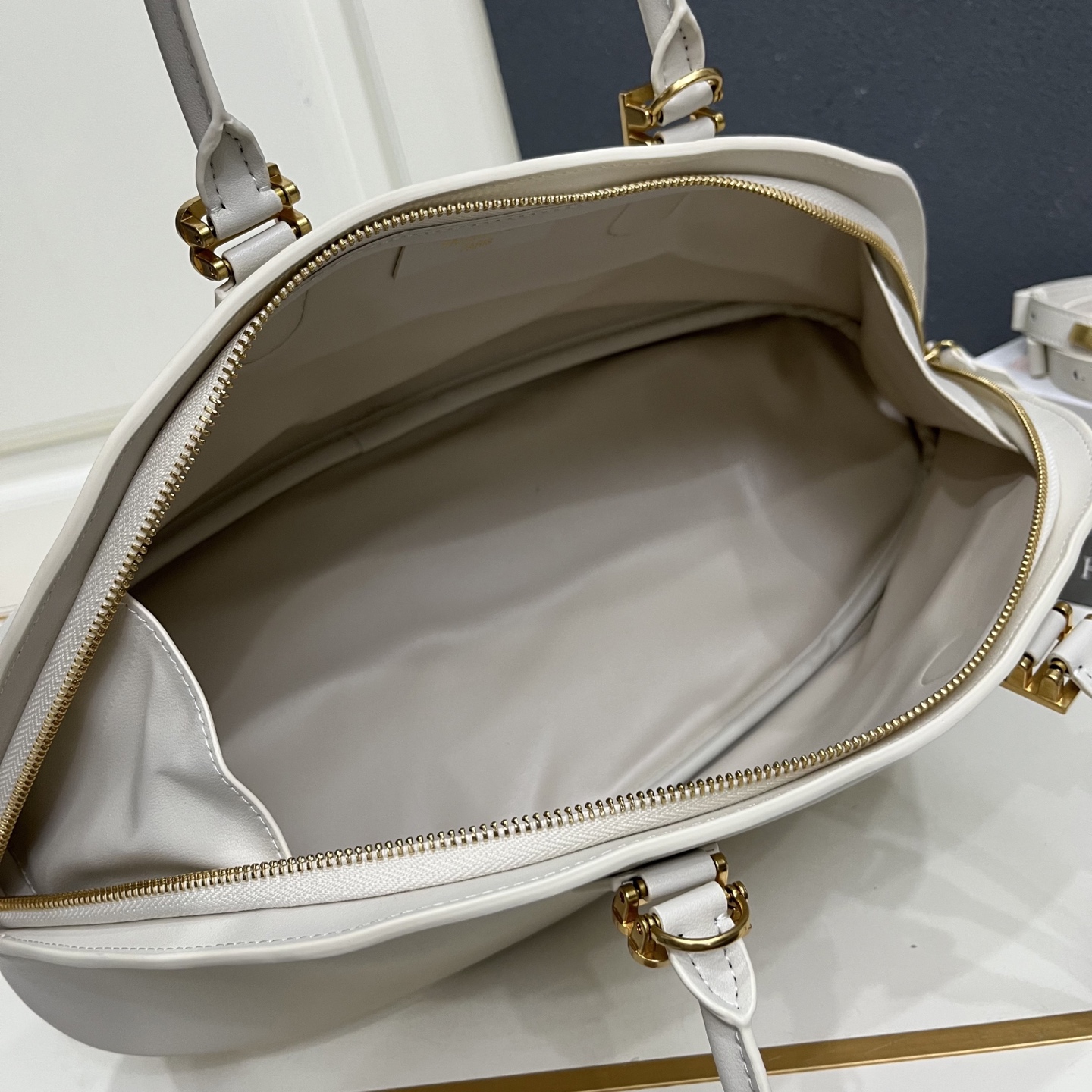 Cheap Balenciaga high quality Handbags in 220121, $130 USD- [IB220121] - Replica Balenciaga high quality Handbags