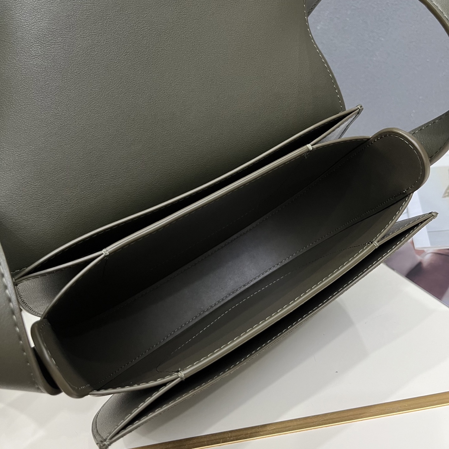 Cheap Burberry AAA+++ Crossbody Bags in 220128, $130 USD- [IB220128] - Replica Burberry AAA+++ Crossbody Bags