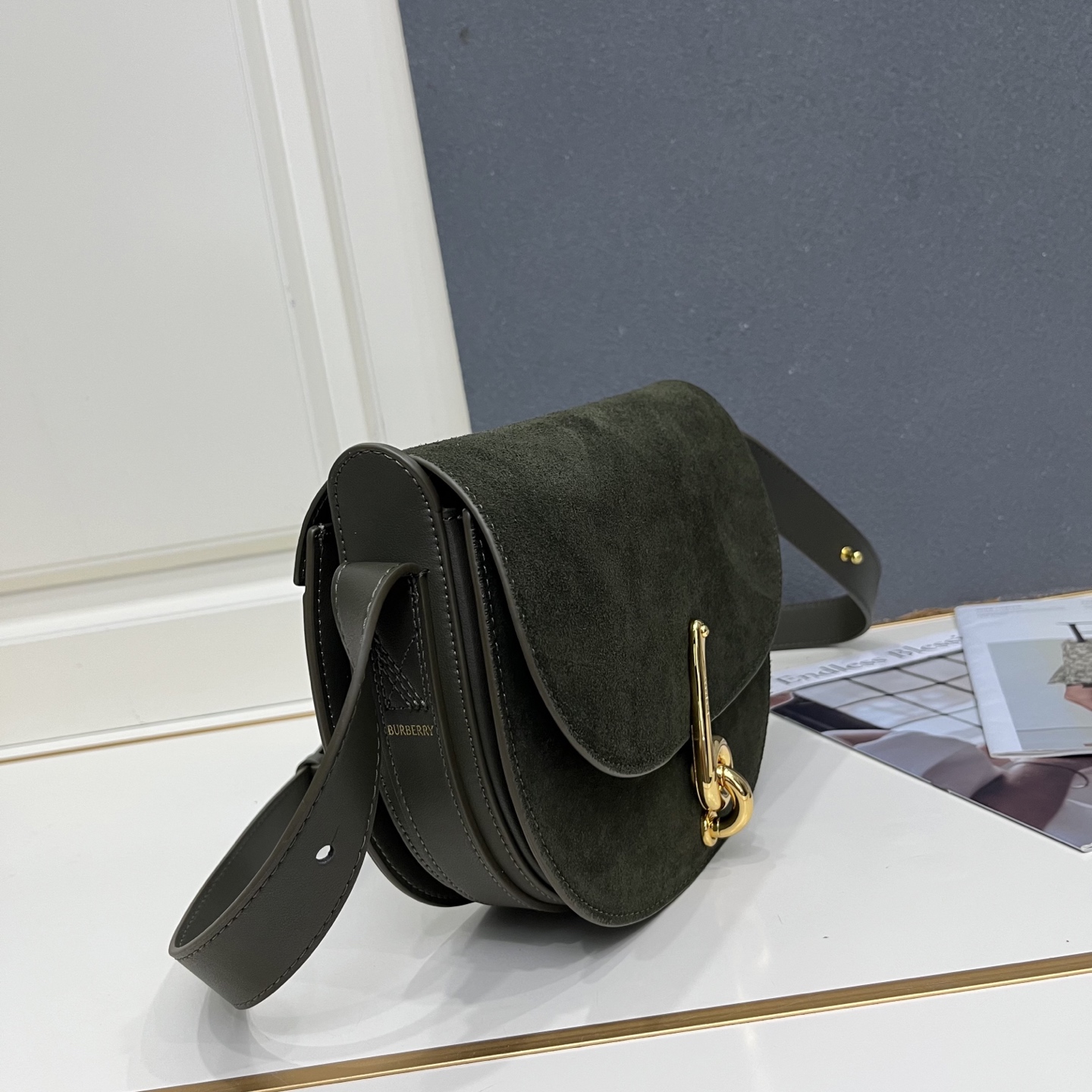 Cheap Burberry AAA+++ Crossbody Bags in 220128, $130 USD- [IB220128] - Replica Burberry AAA+++ Crossbody Bags