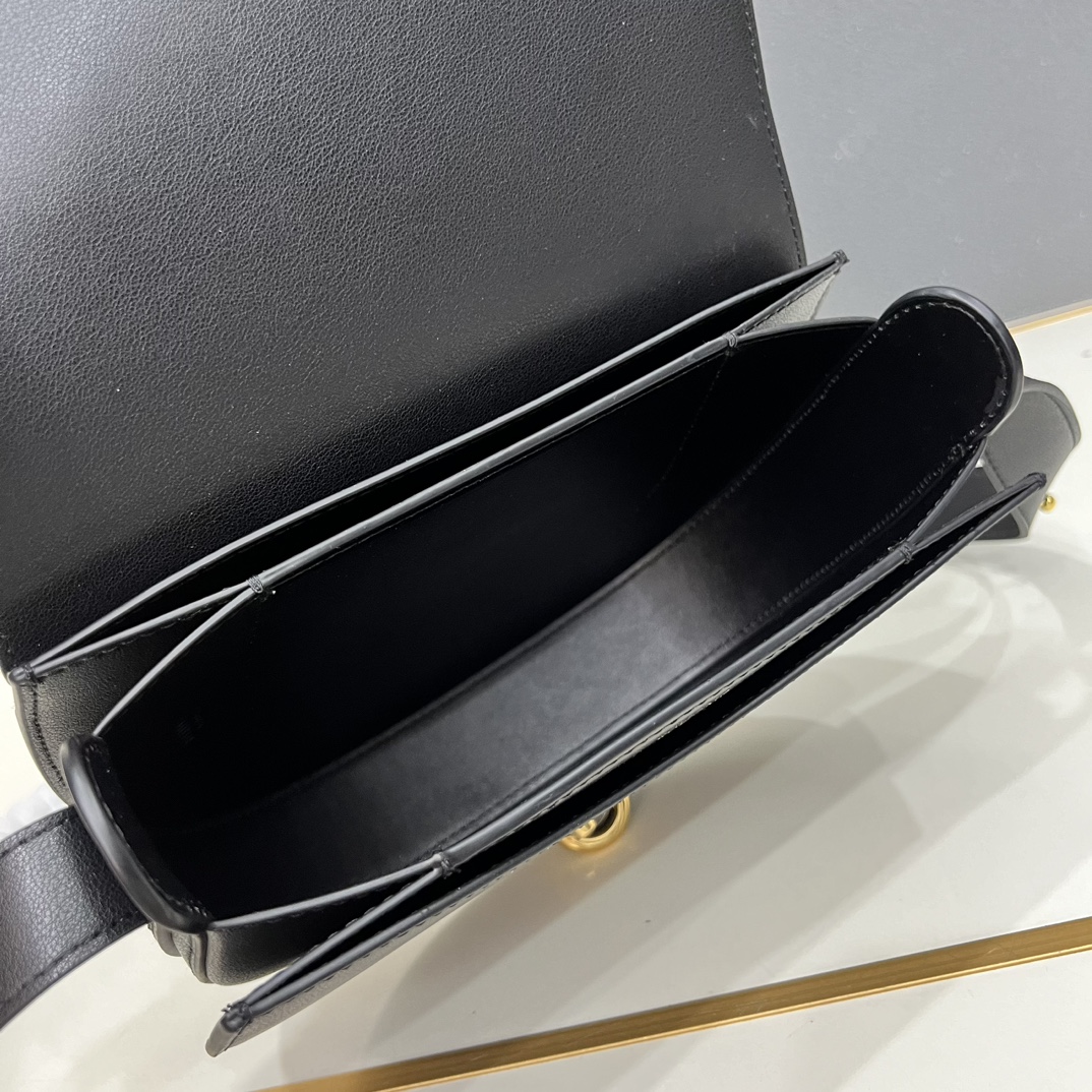 Cheap Burberry AAA+++ Crossbody Bags in 220131, $130 USD- [IB220131] - Replica Burberry AAA+++ Crossbody Bags