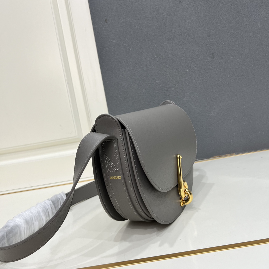 Cheap Burberry AAA+++ Crossbody Bags in 220132, $130 USD- [IB220132] - Replica Burberry AAA+++ Crossbody Bags