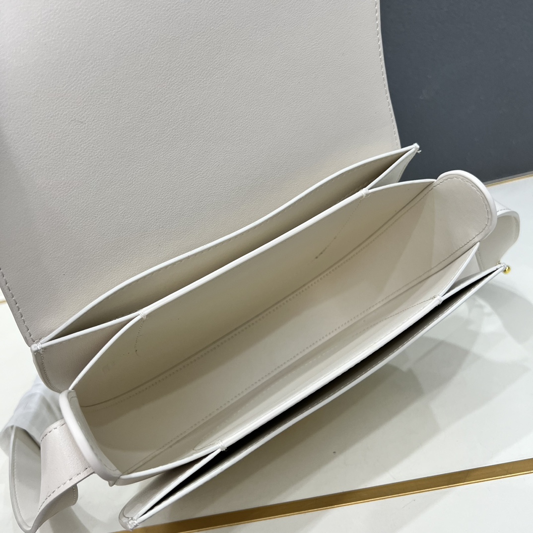 Cheap Burberry AAA+++ Crossbody Bags in 220134, $130 USD- [IB220134] - Replica Burberry AAA+++ Crossbody Bags