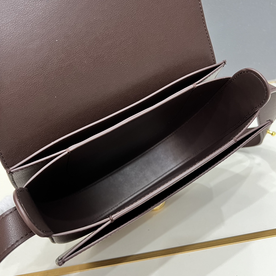 Cheap Burberry AAA+++ Crossbody Bags in 220135, $130 USD- [IB220135] - Replica Burberry AAA+++ Crossbody Bags