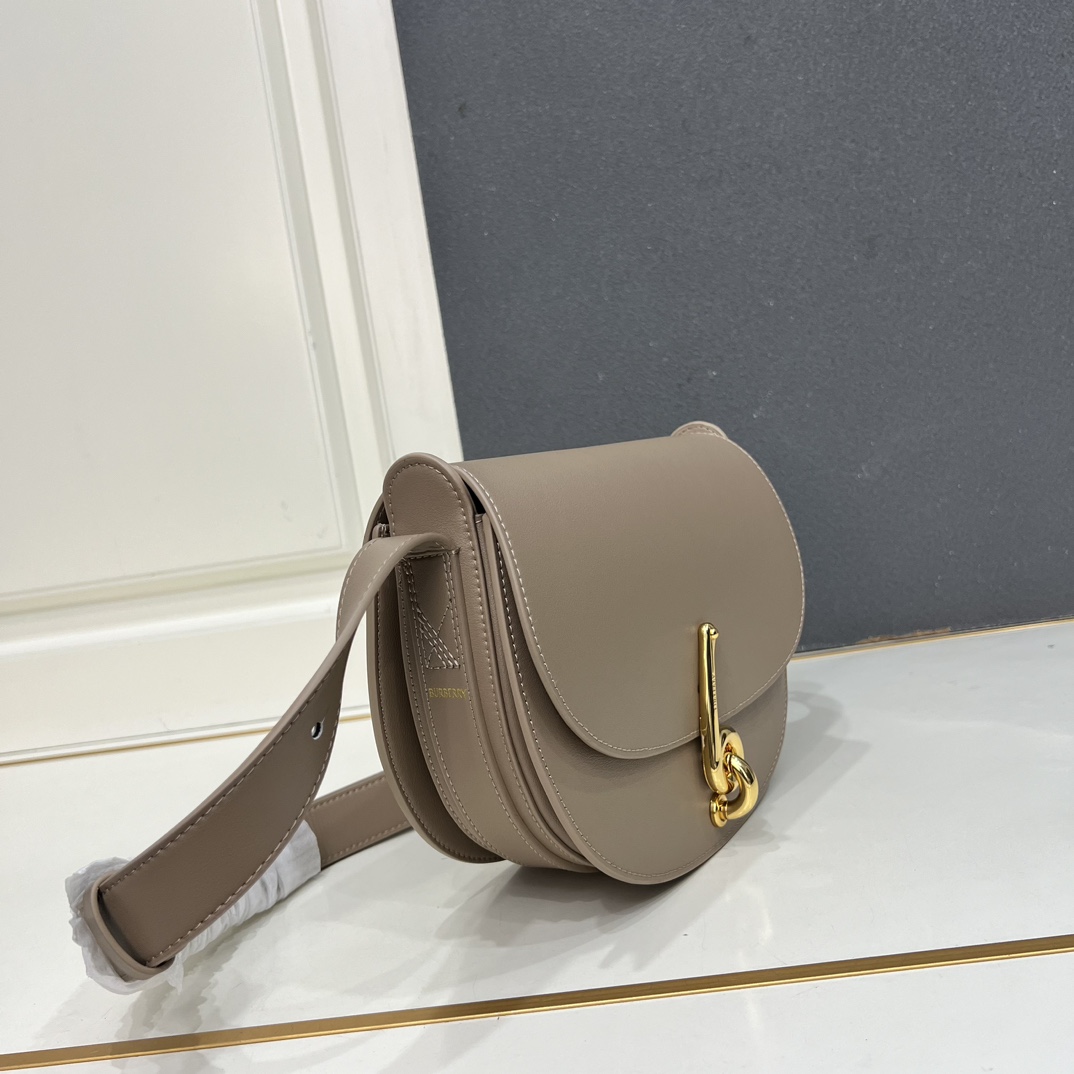 Cheap Burberry AAA+++ Crossbody Bags in 220136, $130 USD- [IB220136] - Replica Burberry AAA+++ Crossbody Bags