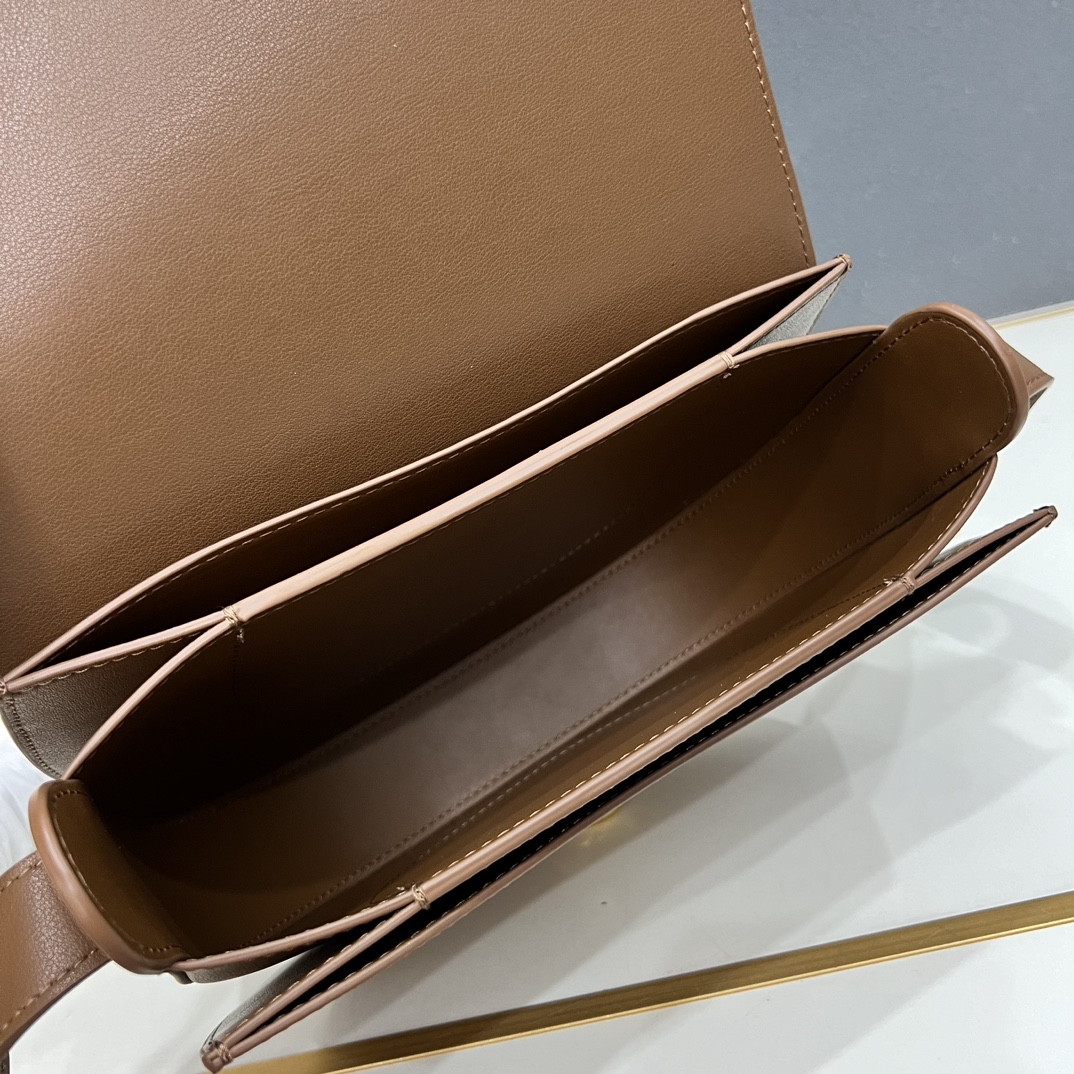 Cheap Burberry AAA+++ Crossbody Bags in 220137, $130 USD- [IB220137] - Replica Burberry AAA+++ Crossbody Bags
