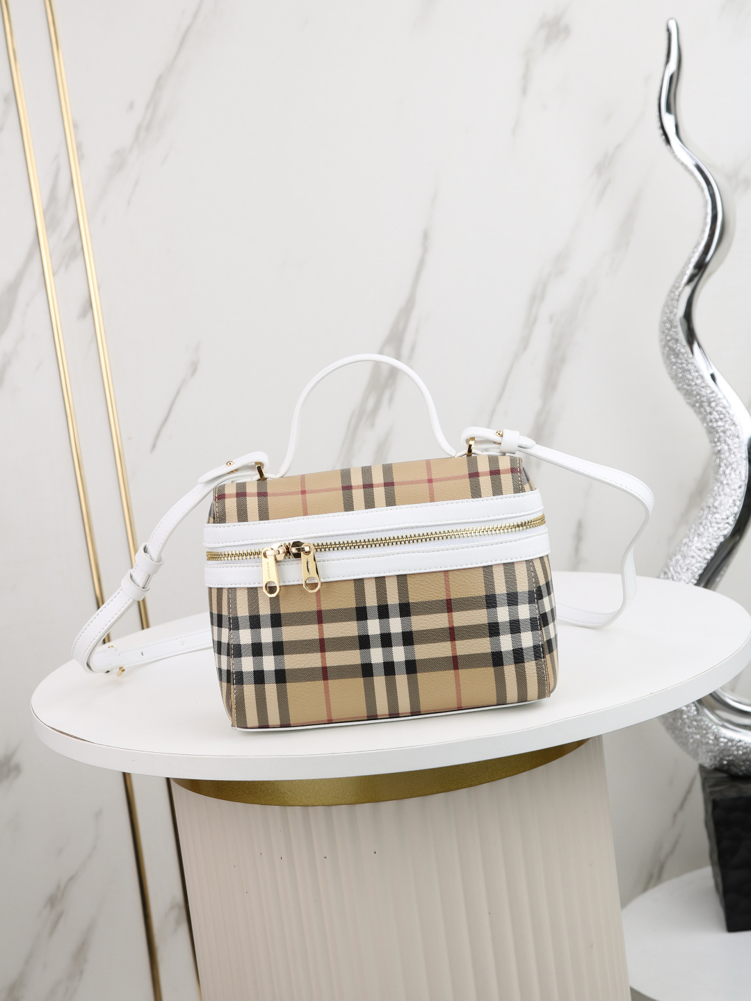 Cheap Burberry AAA+++ Crossbody Bags in 220140, $120 USD- [IB220140] - Replica Burberry AAA+++ Crossbody Bags