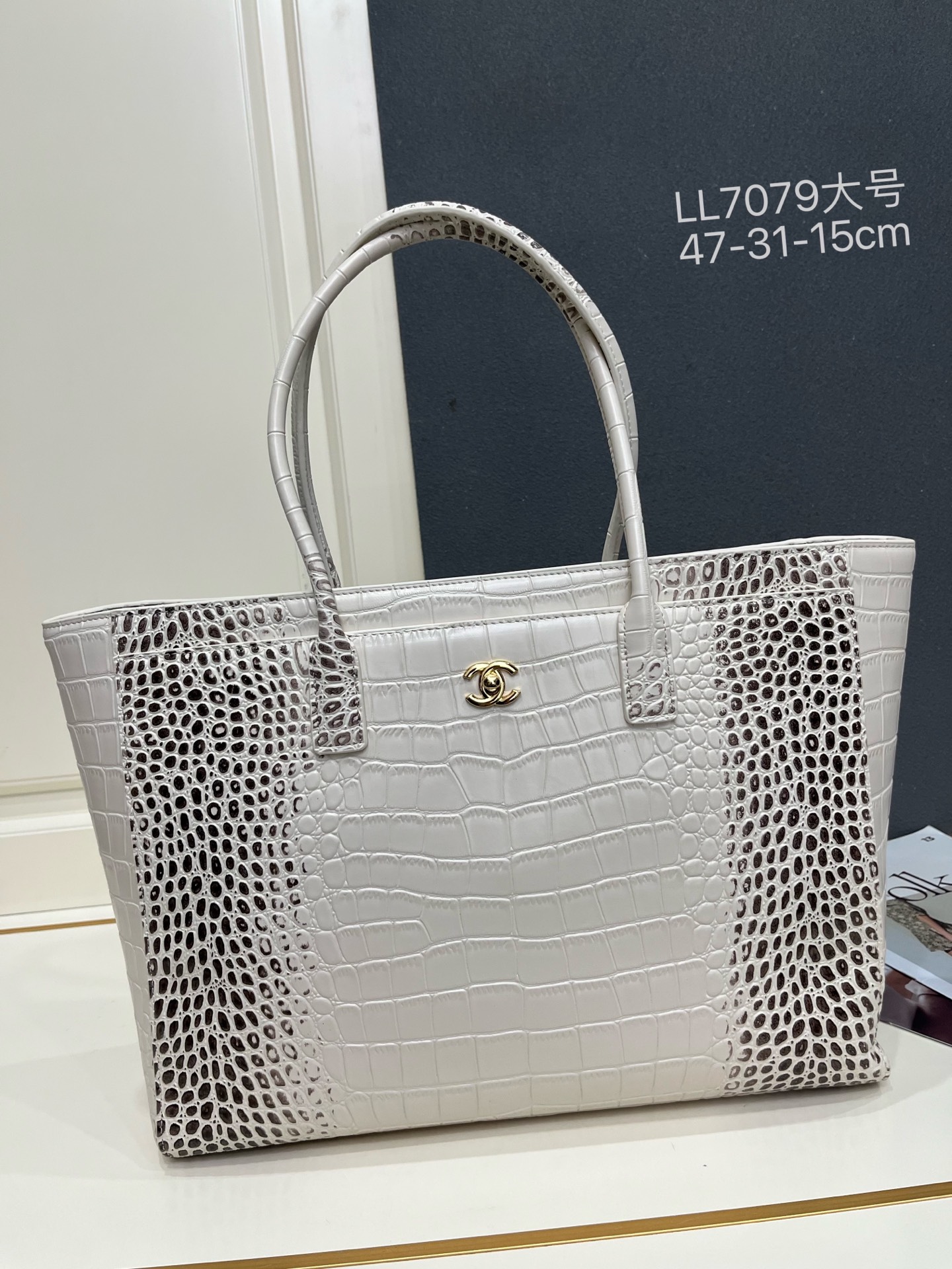 Cheap Chanel AAA quality Handbags in 220148, $130 USD- [IB220148] - Replica Chanel AAA quality Handbags