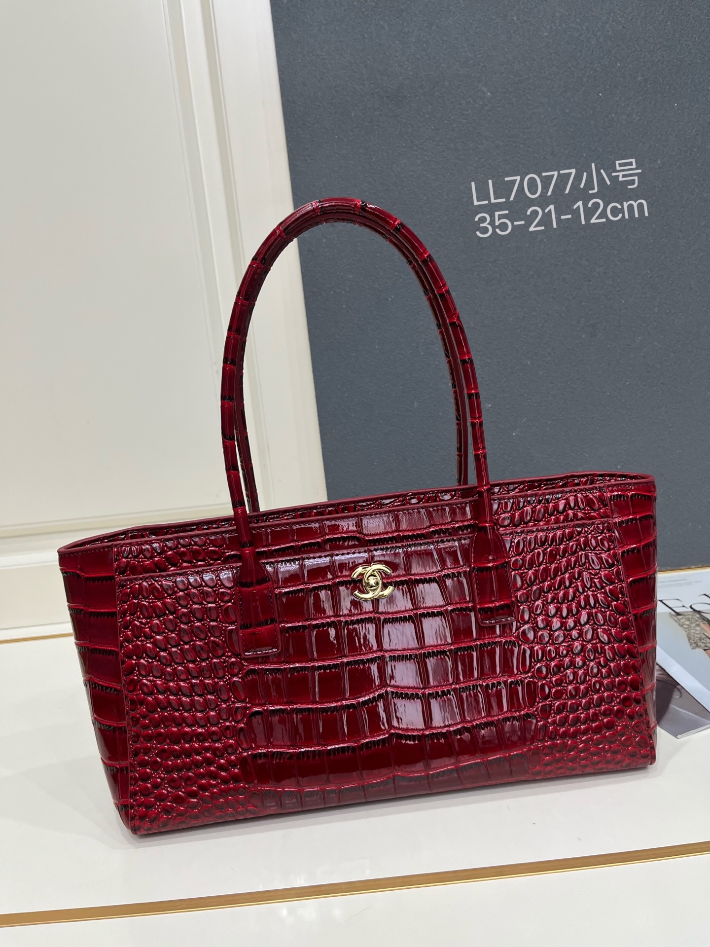 Cheap Chanel AAA quality Handbags in 220153, $125 USD- [IB220153] - Replica Chanel AAA quality Handbags