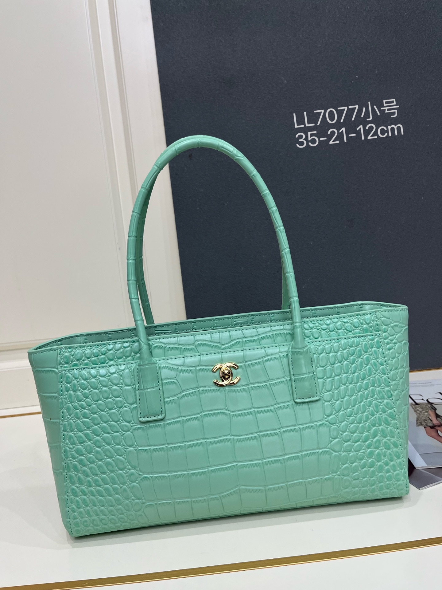Cheap Chanel AAA quality Handbags in 220156, $125 USD- [IB220156] - Replica Chanel AAA quality Handbags