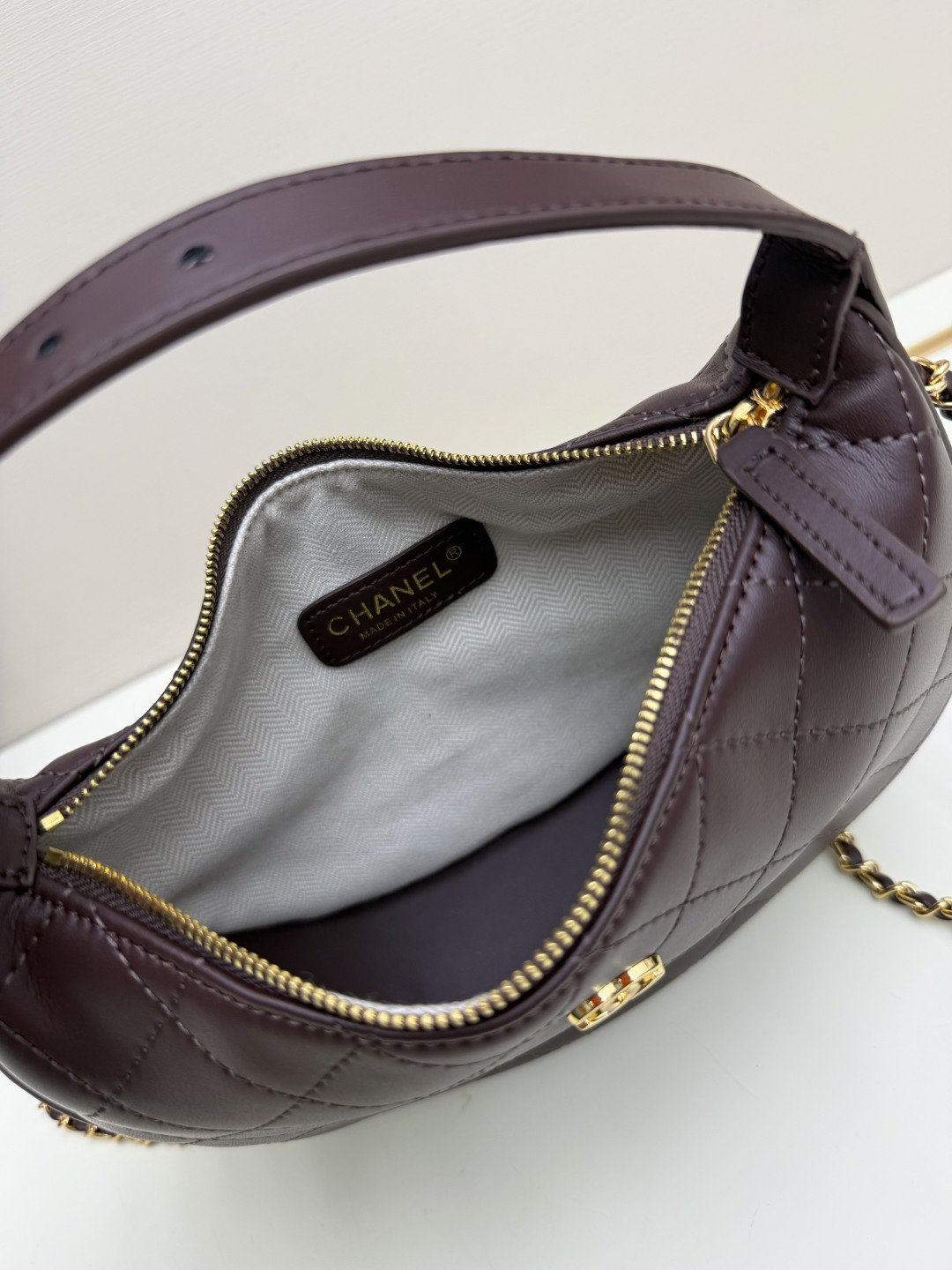 Cheap Chanel AAA quality Handbags in 220172, $100 USD- [IB220172] - Replica Chanel AAA quality Handbags