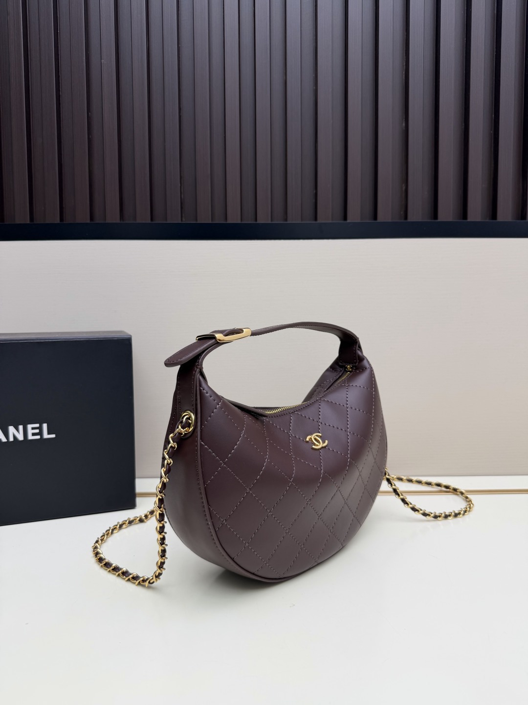 Cheap Chanel AAA quality Handbags in 220172, $100 USD- [IB220172] - Replica Chanel AAA quality Handbags