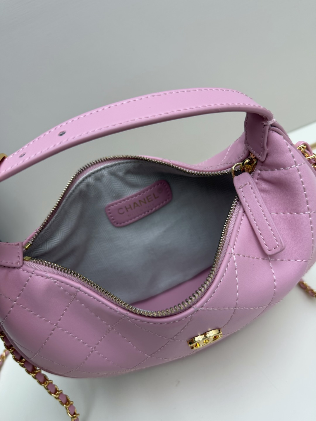 Cheap Chanel AAA quality Handbags in 220173, $100 USD- [IB220173] - Replica Chanel AAA quality Handbags