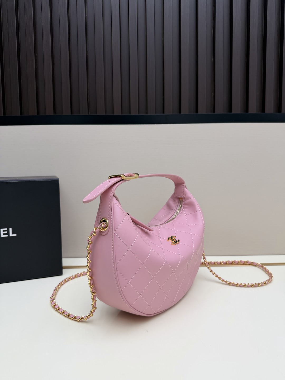 Cheap Chanel AAA quality Handbags in 220173, $100 USD- [IB220173] - Replica Chanel AAA quality Handbags
