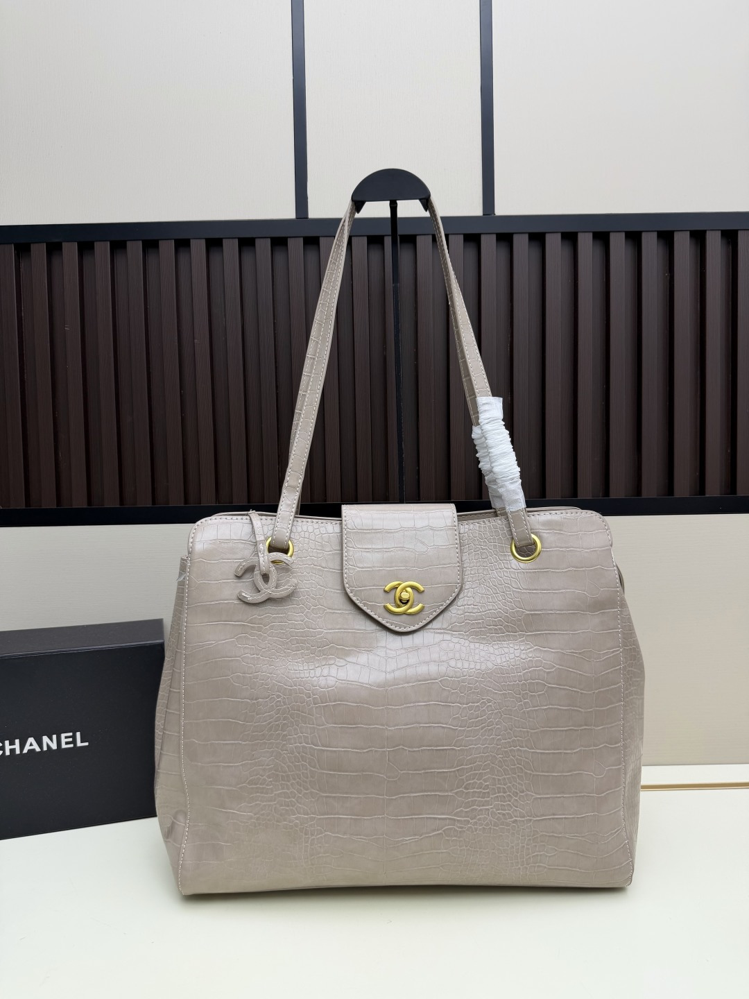 Cheap Chanel AAA quality Handbags in 220184, $100 USD- [IB220184] - Replica Chanel AAA quality Handbags