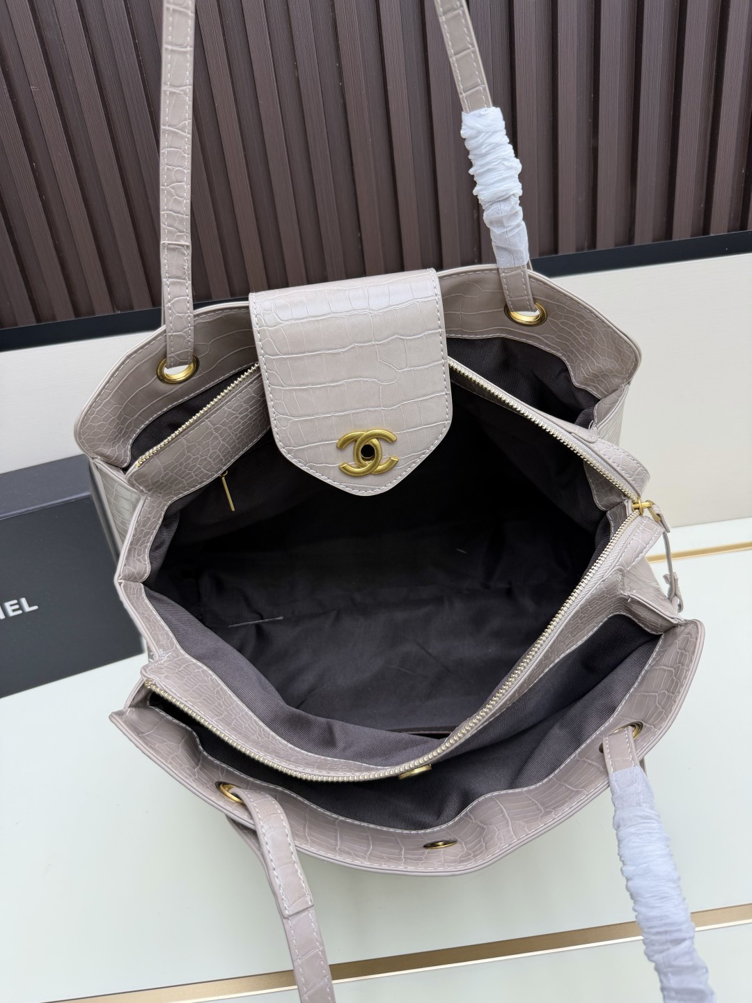Cheap Chanel AAA quality Handbags in 220184, $100 USD- [IB220184] - Replica Chanel AAA quality Handbags