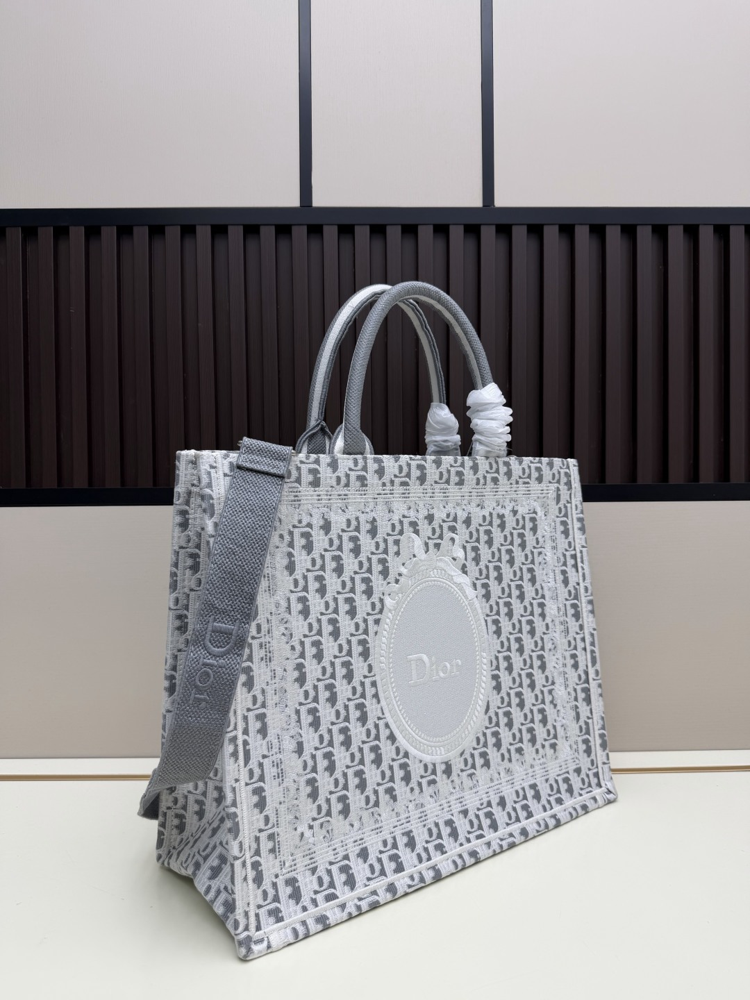Cheap Dior AAA Quality Handbags in 220229, $110 USD- [IB220229] - Replica Dior AAA Quality Handbags