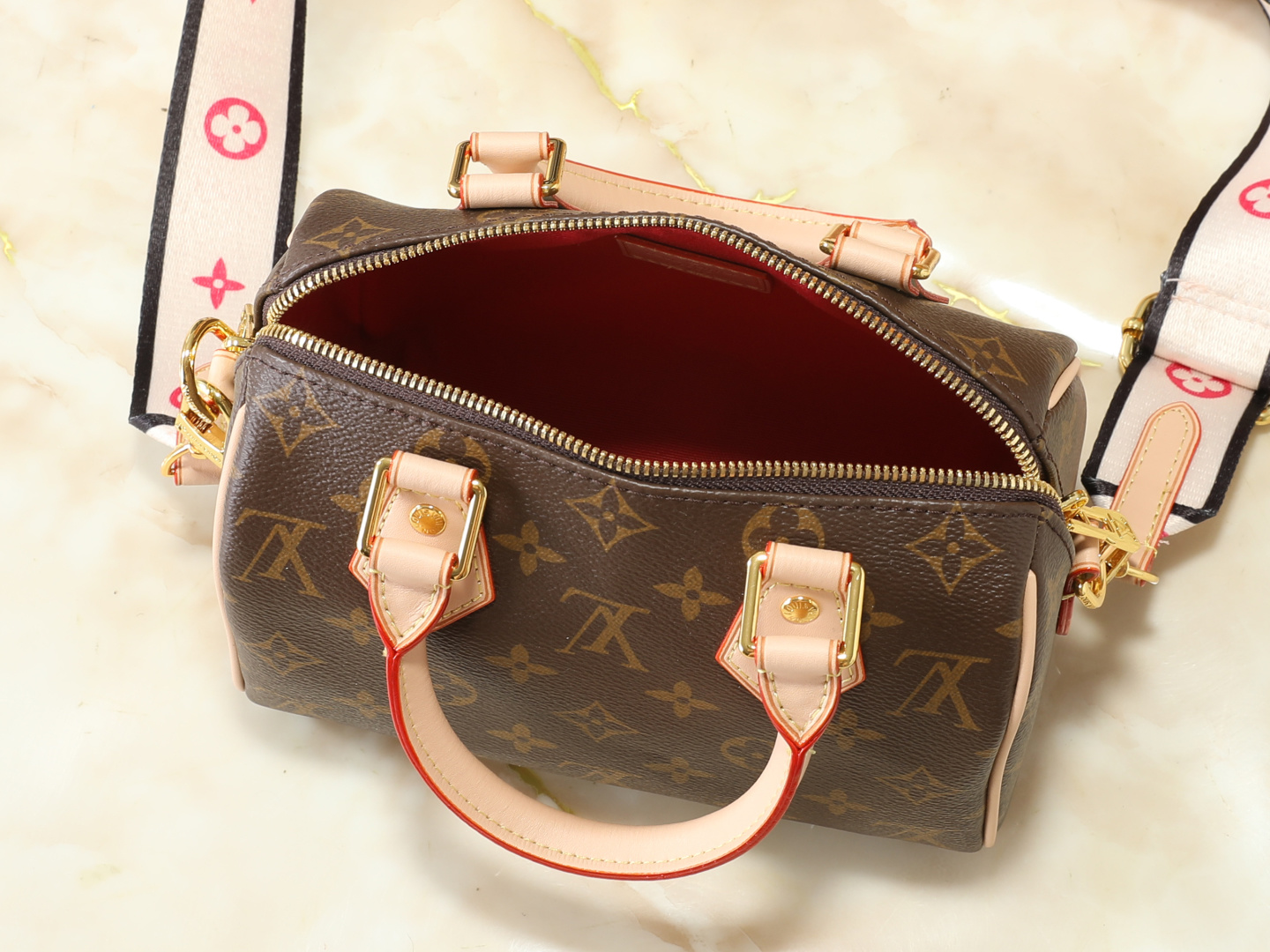 Cheap Louis Vuitton AAA Quality Handbags in 220239, $95 USD- [IB220239] - Replica Louis Vuitton AAA Quality Handbags