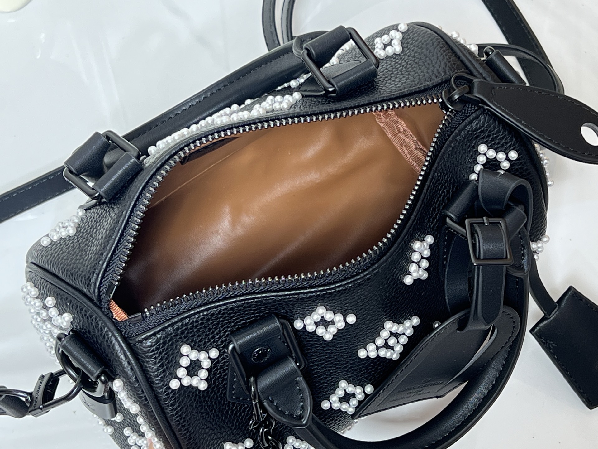 Cheap Louis Vuitton AAA Quality Handbags in 220240, $95 USD- [IB220240] - Replica Louis Vuitton AAA Quality Handbags