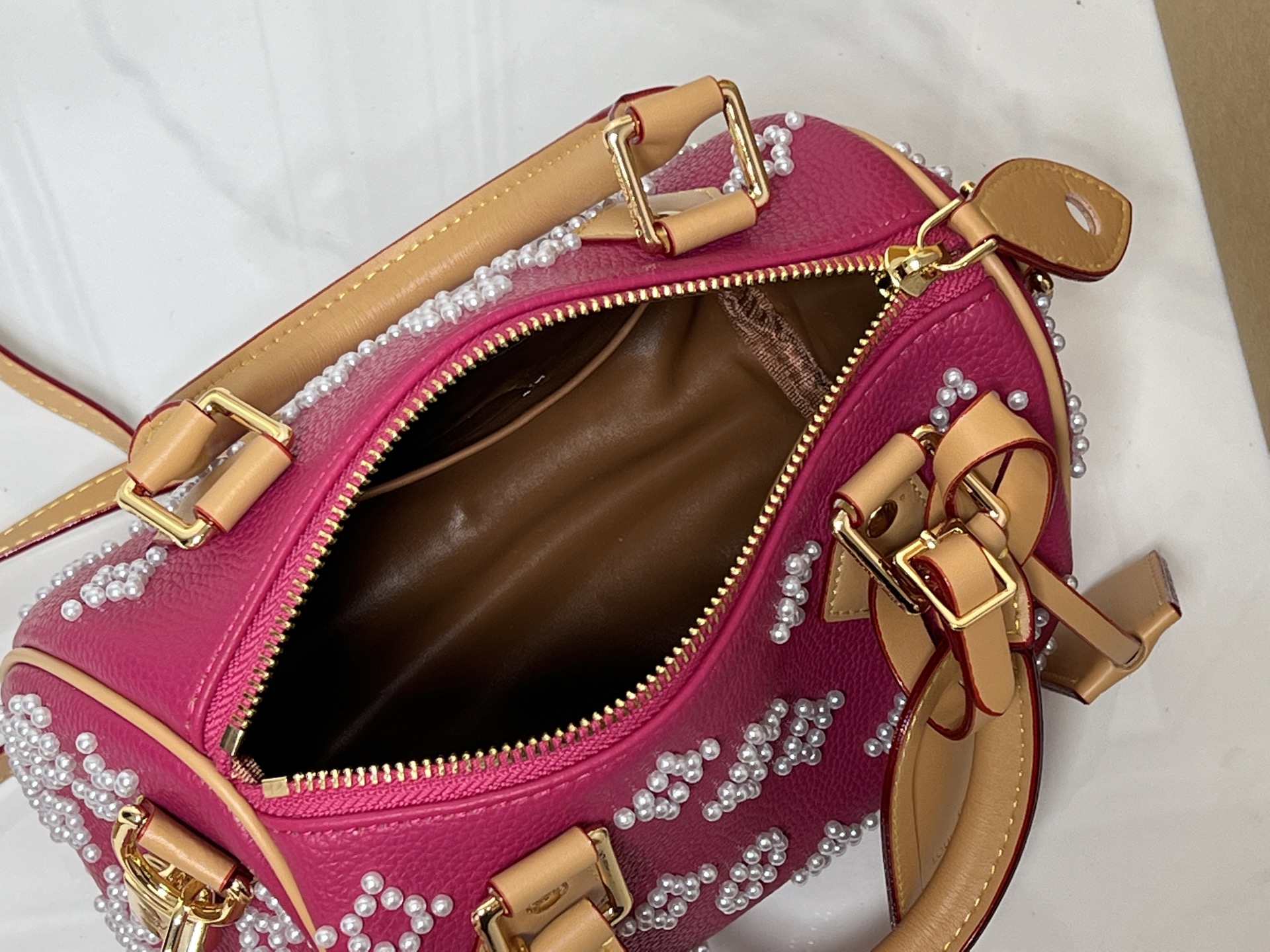 Cheap Louis Vuitton AAA Quality Handbags in 220242, $95 USD- [IB220242] - Replica Louis Vuitton AAA Quality Handbags