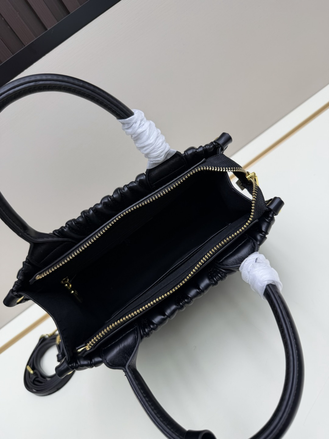 Cheap MiuMiu High quality Handbags in 220267, $105 USD- [IB220267] - Replica MiuMiu High quality Handbags