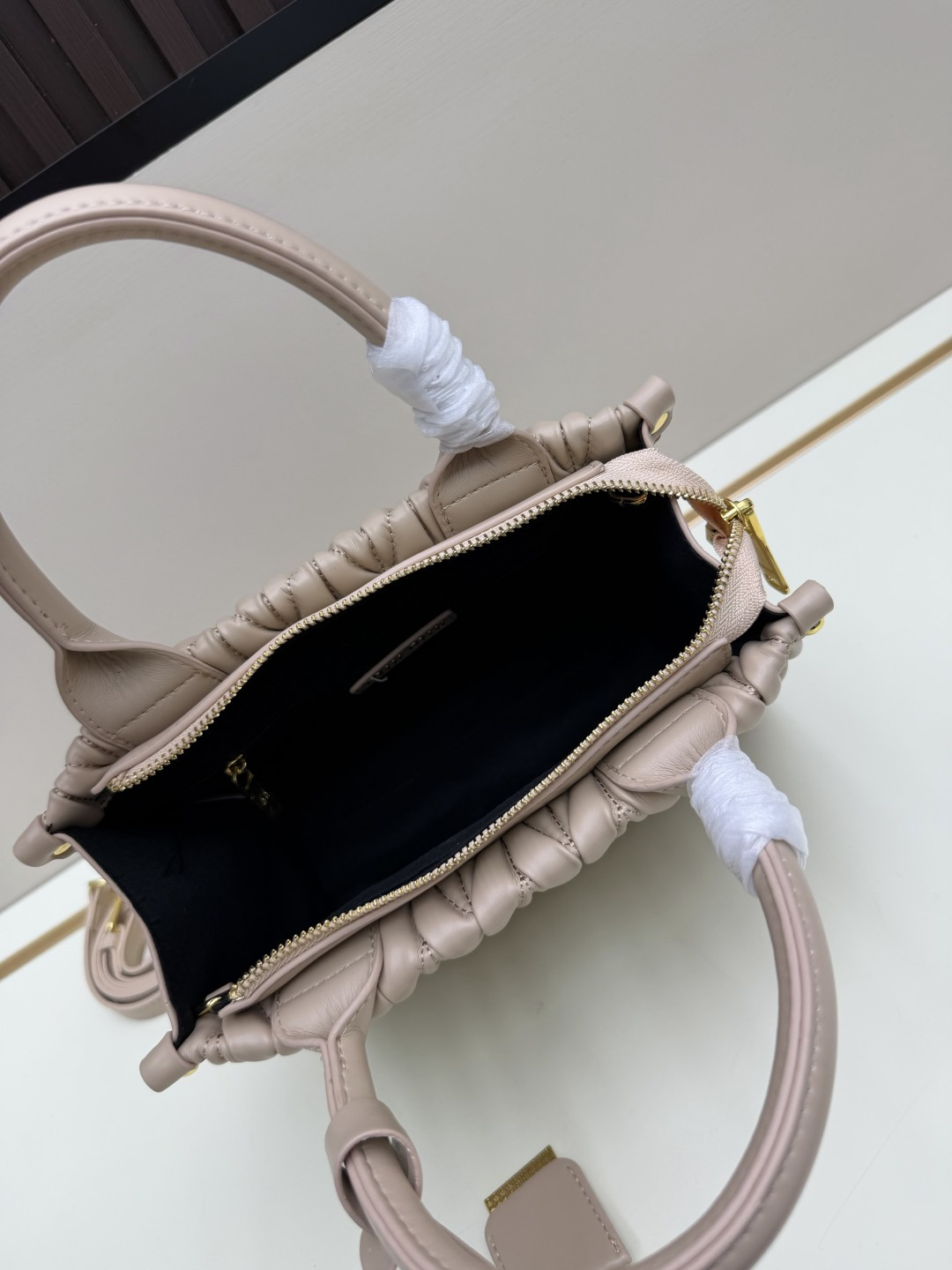 Cheap MiuMiu High quality Handbags in 220270, $105 USD- [IB220270] - Replica MiuMiu High quality Handbags
