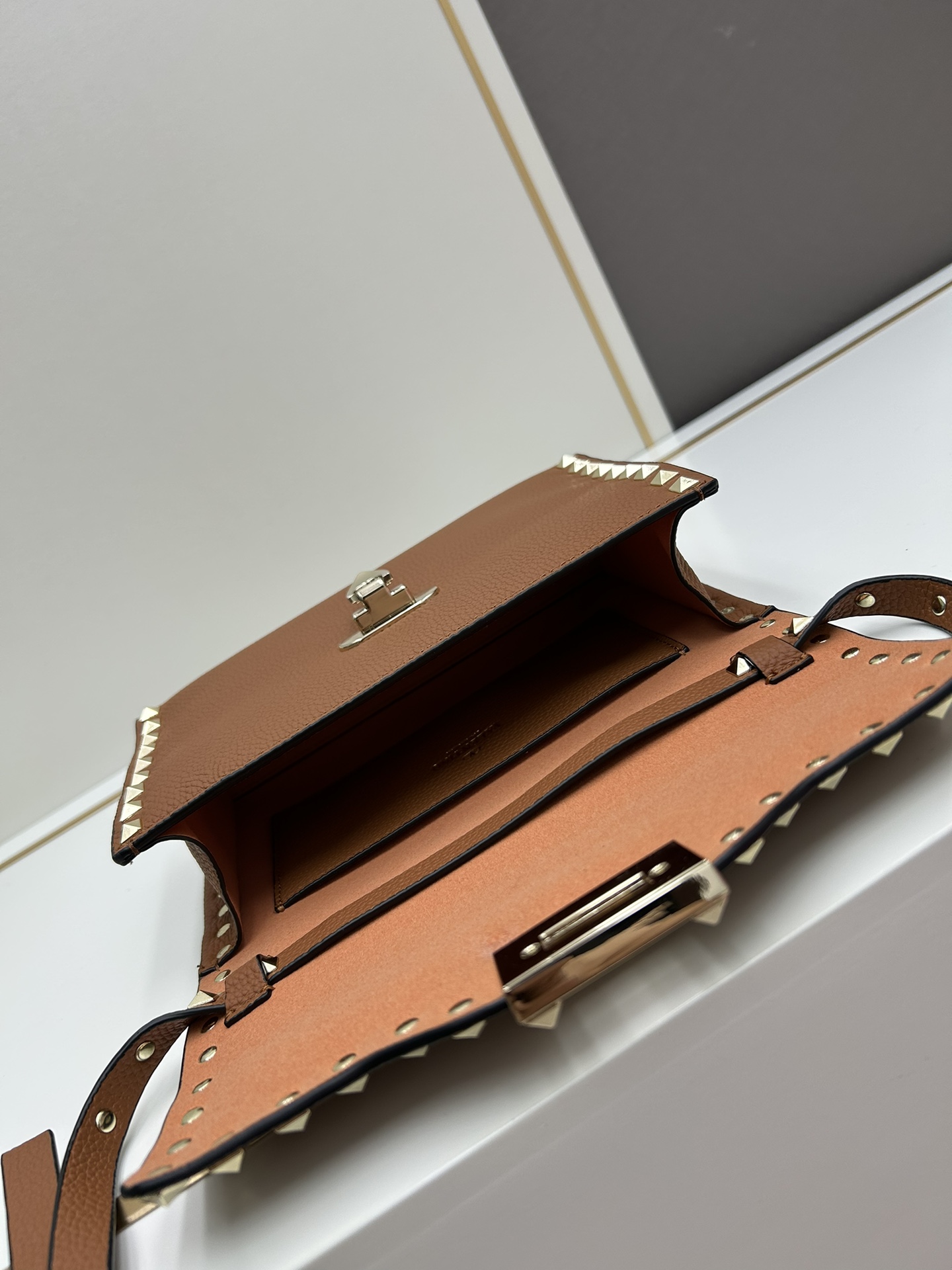 Cheap Valentino AAA quality Handbags in 220300, $105 USD- [IB220300] - Replica Valentino AAA quality Handbags