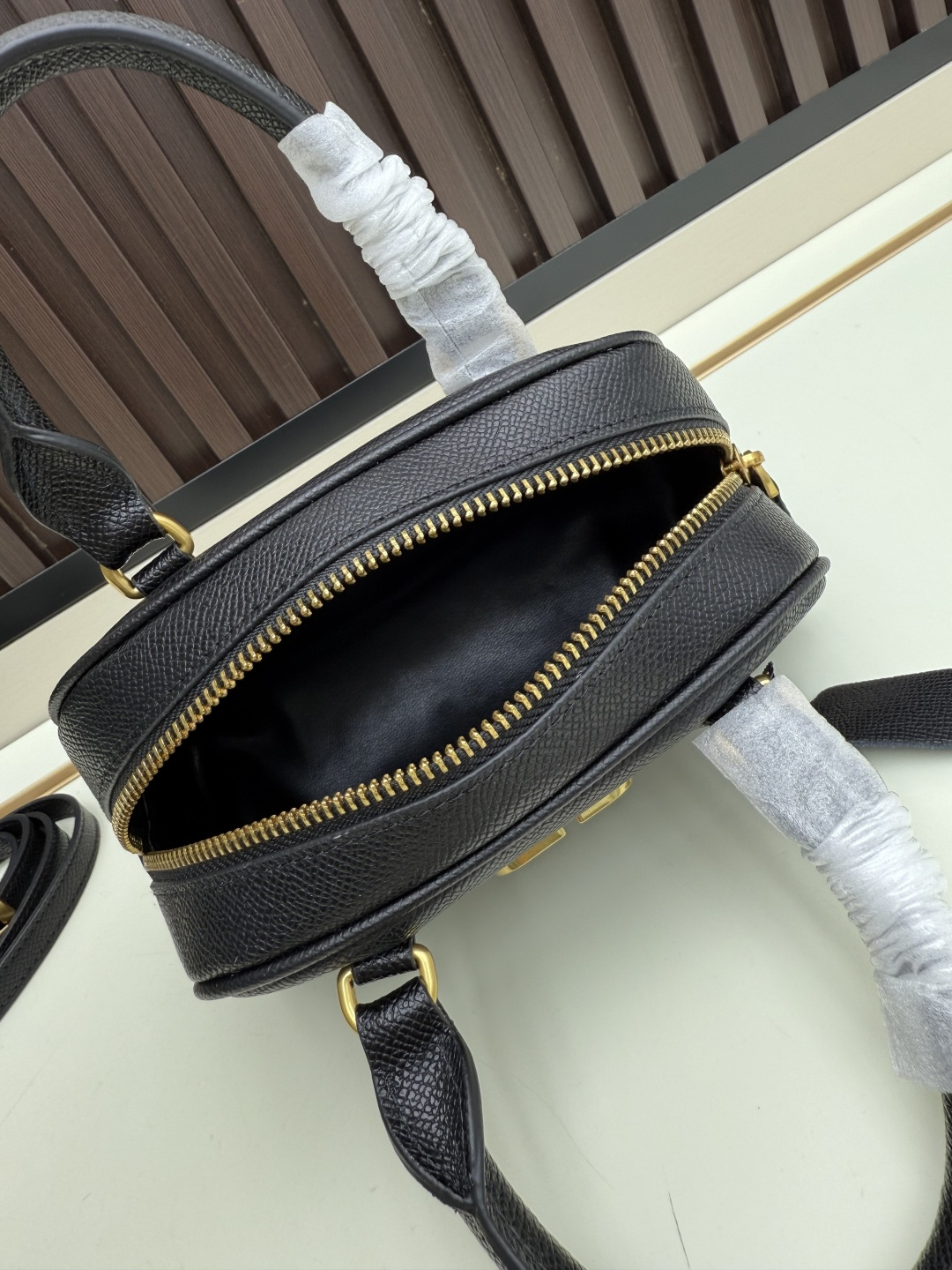 Cheap Valentino AAA quality Handbags in 220302, $95 USD- [IB220302] - Replica Valentino AAA quality Handbags