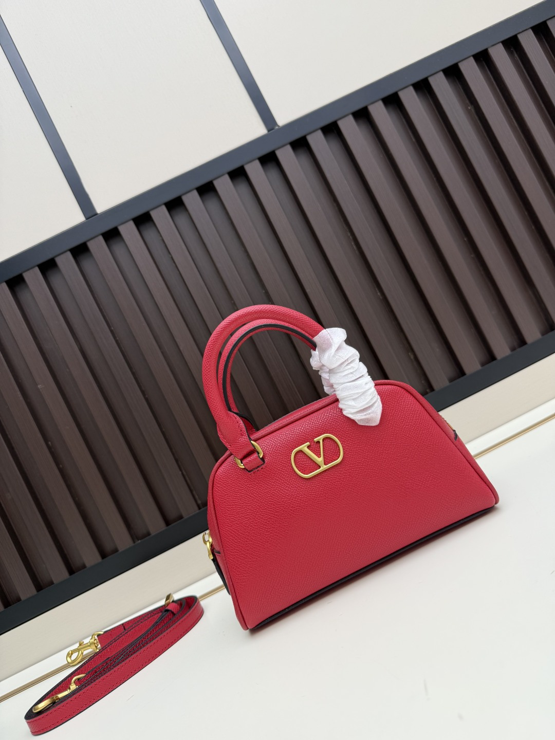 Cheap Valentino AAA quality Handbags in 220303, $95 USD- [IB220303] - Replica Valentino AAA quality Handbags