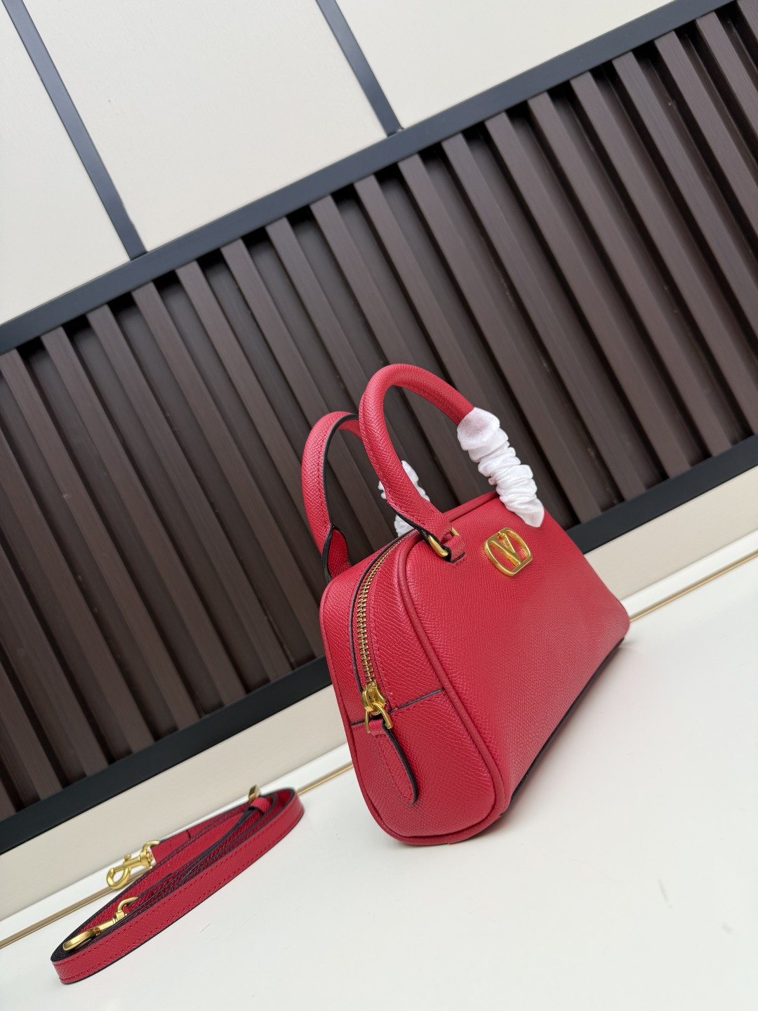 Cheap Valentino AAA quality Handbags in 220303, $95 USD- [IB220303] - Replica Valentino AAA quality Handbags