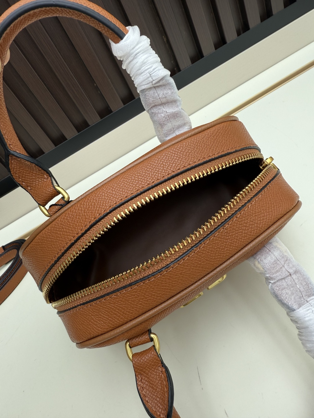 Cheap Valentino AAA quality Handbags in 220304, $95 USD- [IB220304] - Replica Valentino AAA quality Handbags