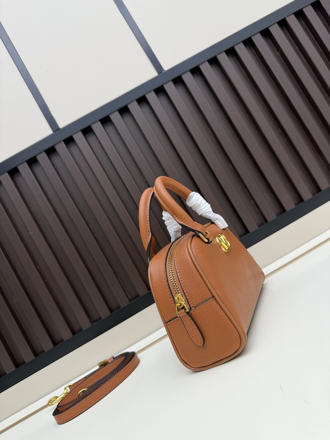 Cheap Valentino AAA quality Handbags in 220304, $95 USD- [IB220304] - Replica Valentino AAA quality Handbags