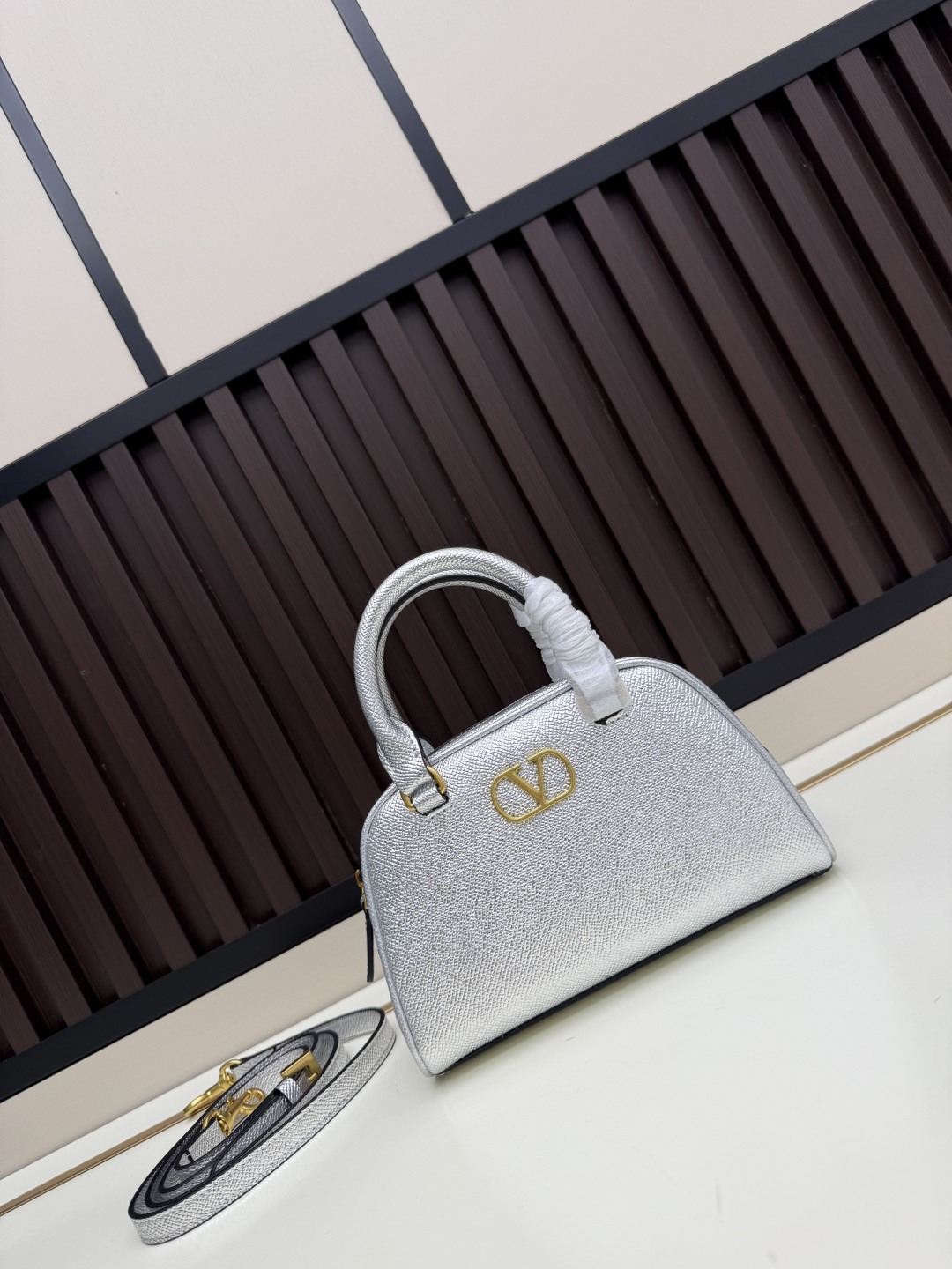 Cheap Valentino AAA quality Handbags in 220305, $95 USD- [IB220305] - Replica Valentino AAA quality Handbags