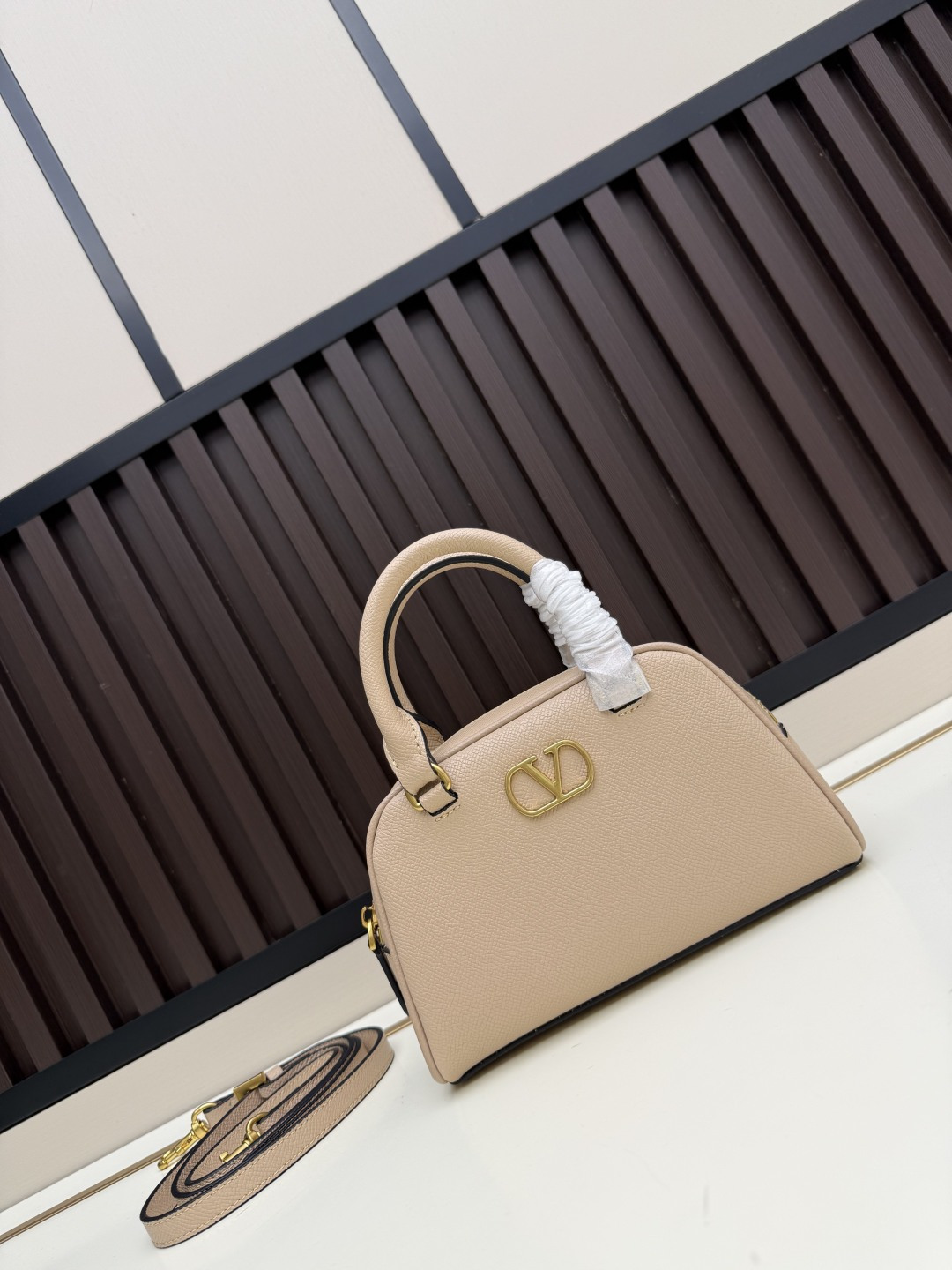 Cheap Valentino AAA quality Handbags in 220306, $95 USD- [IB220306] - Replica Valentino AAA quality Handbags
